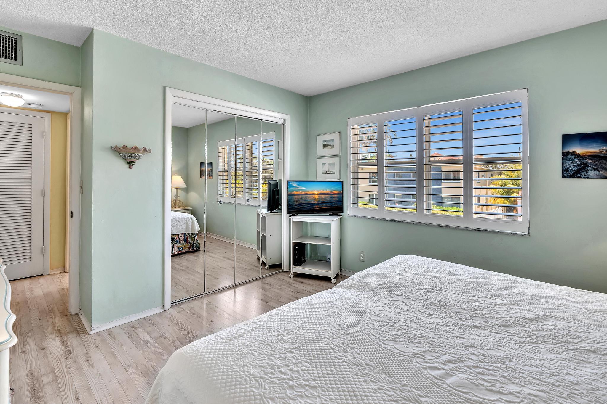90 NE 19th Avenue 12