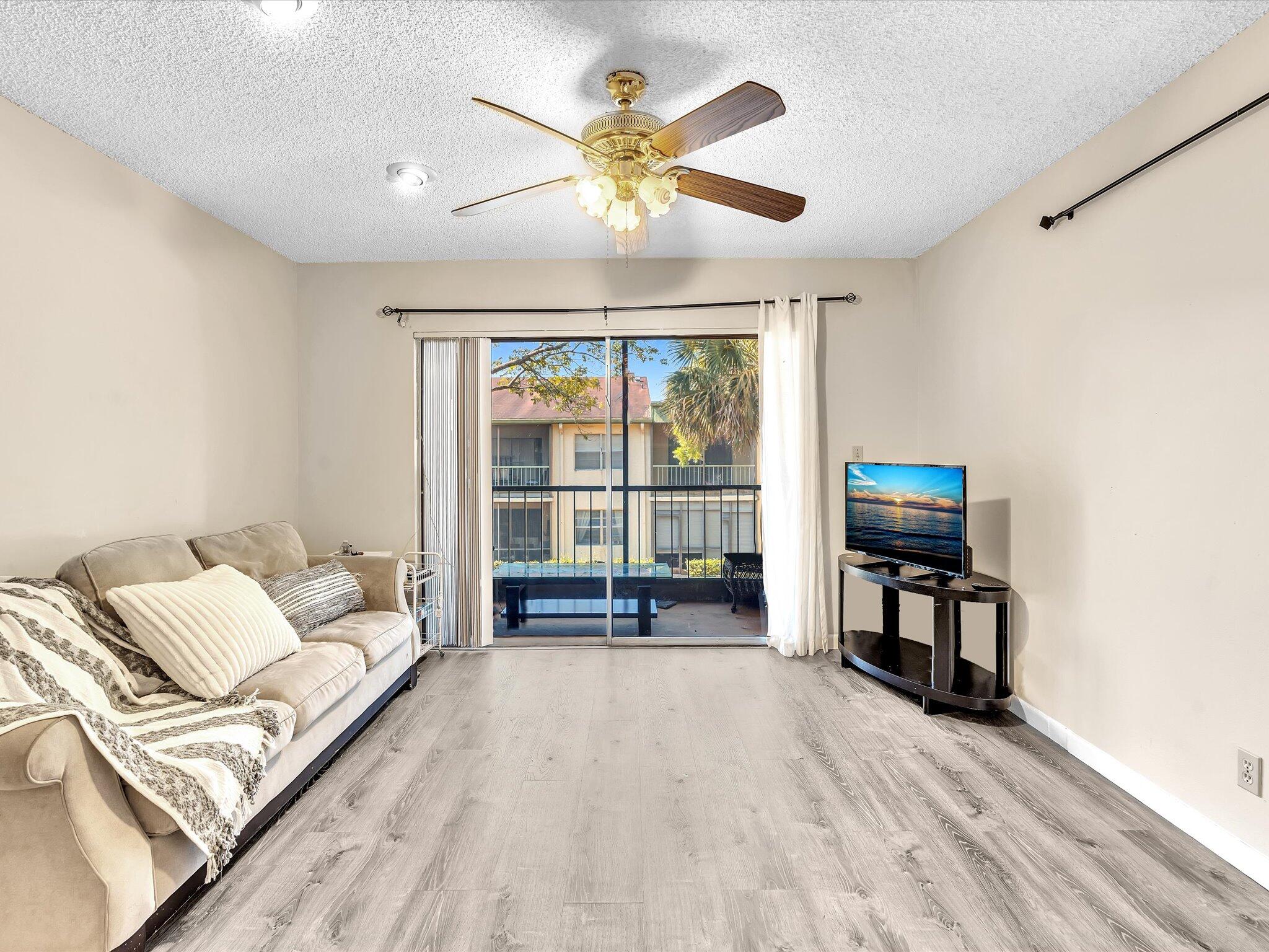 4156 NW 90th Avenue 204