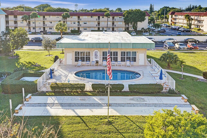 808 SE 7th Street 305