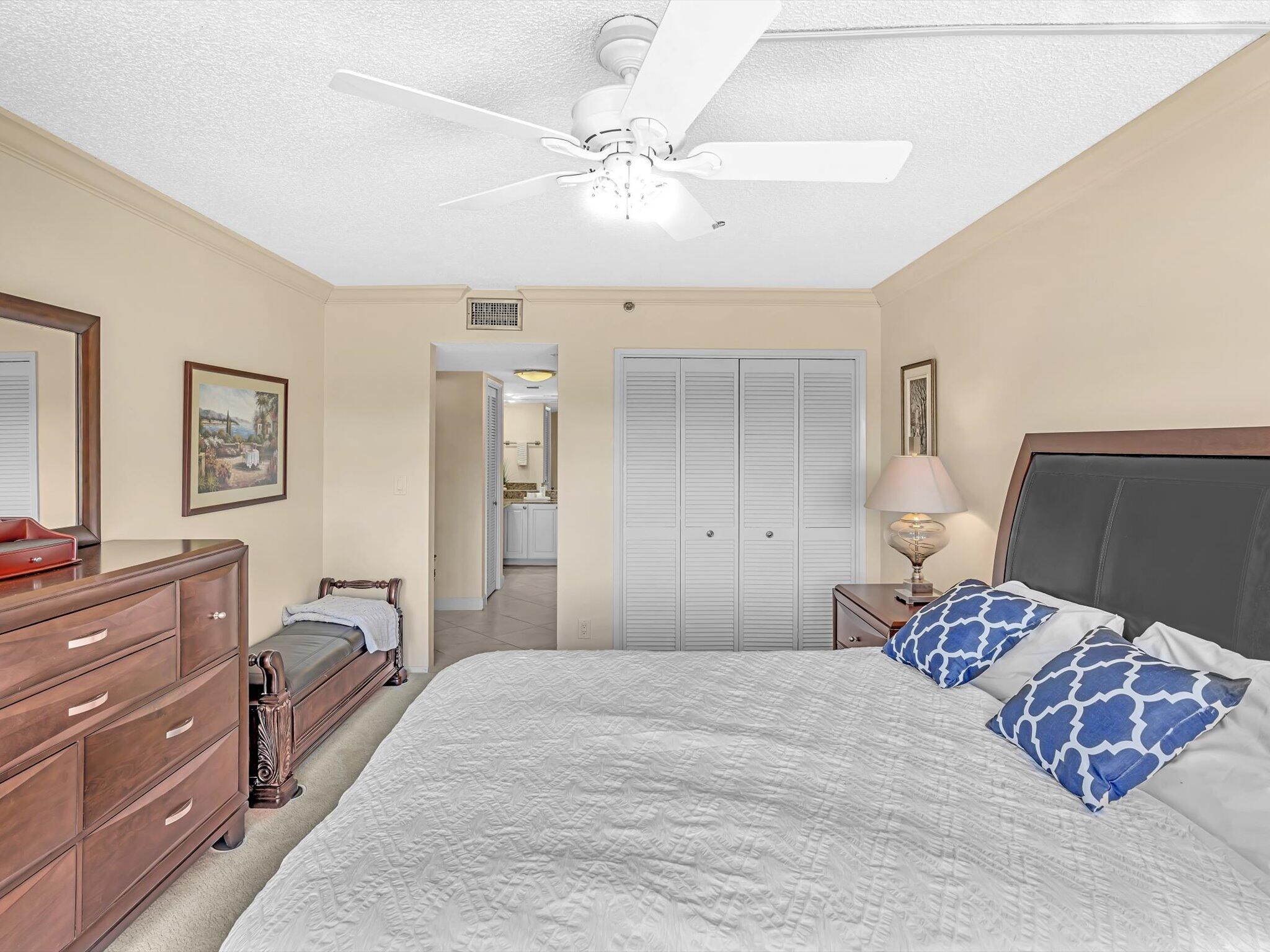 3510 Oaks Way 409