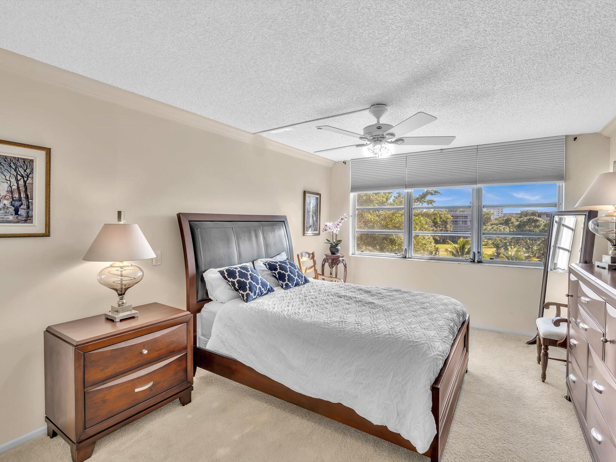 3510 Oaks Way 409