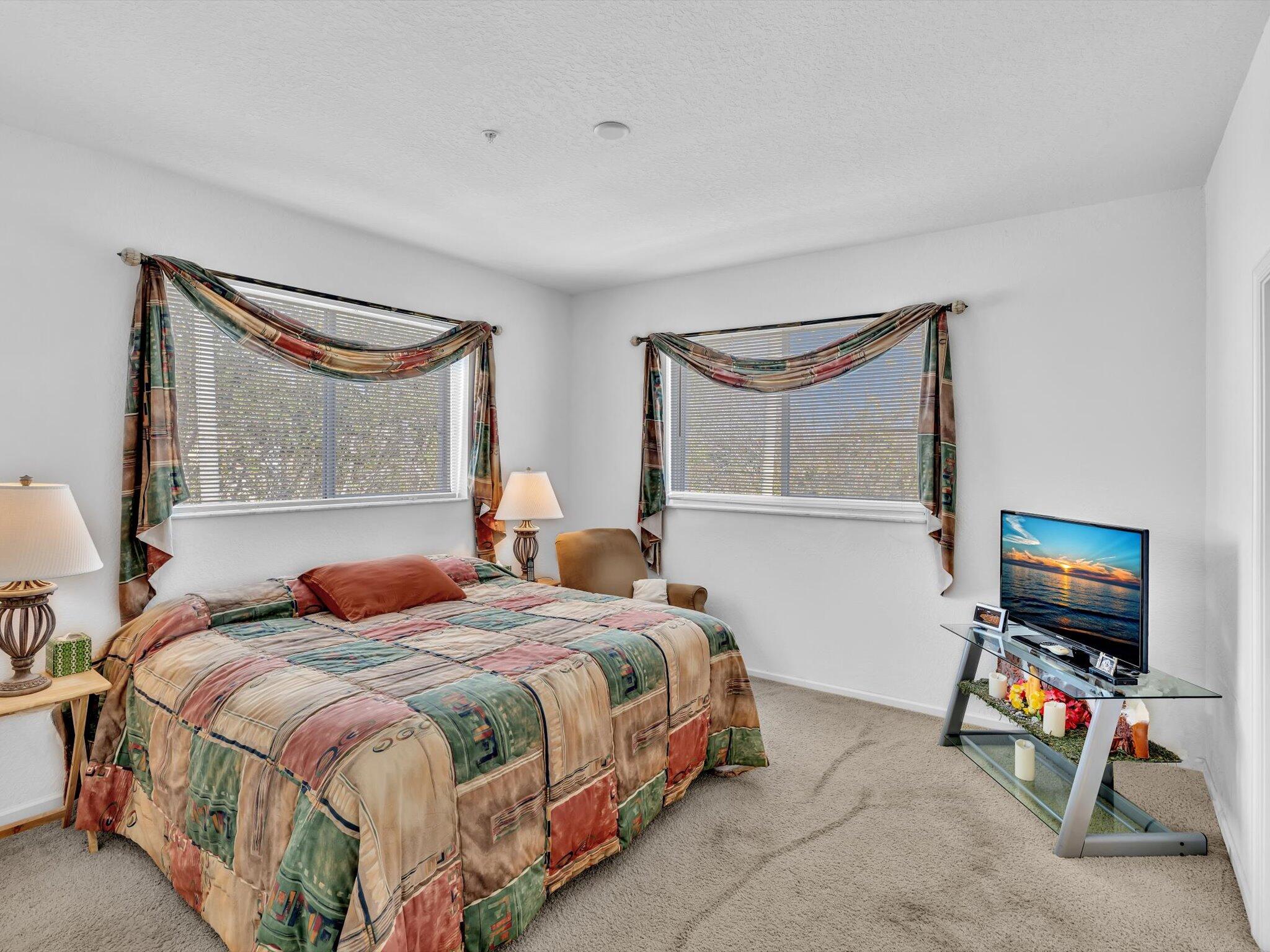 2921 S Greenleaf Circle