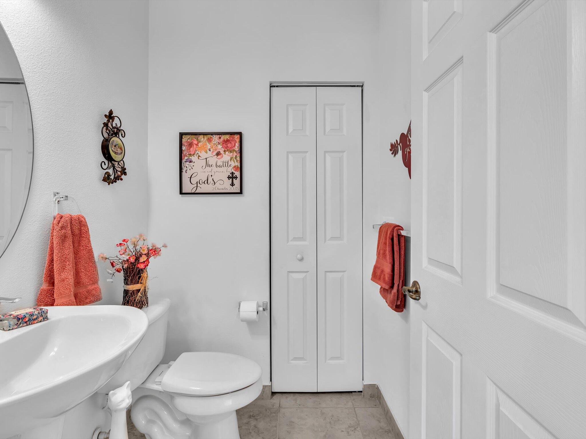 2921 S Greenleaf Circle