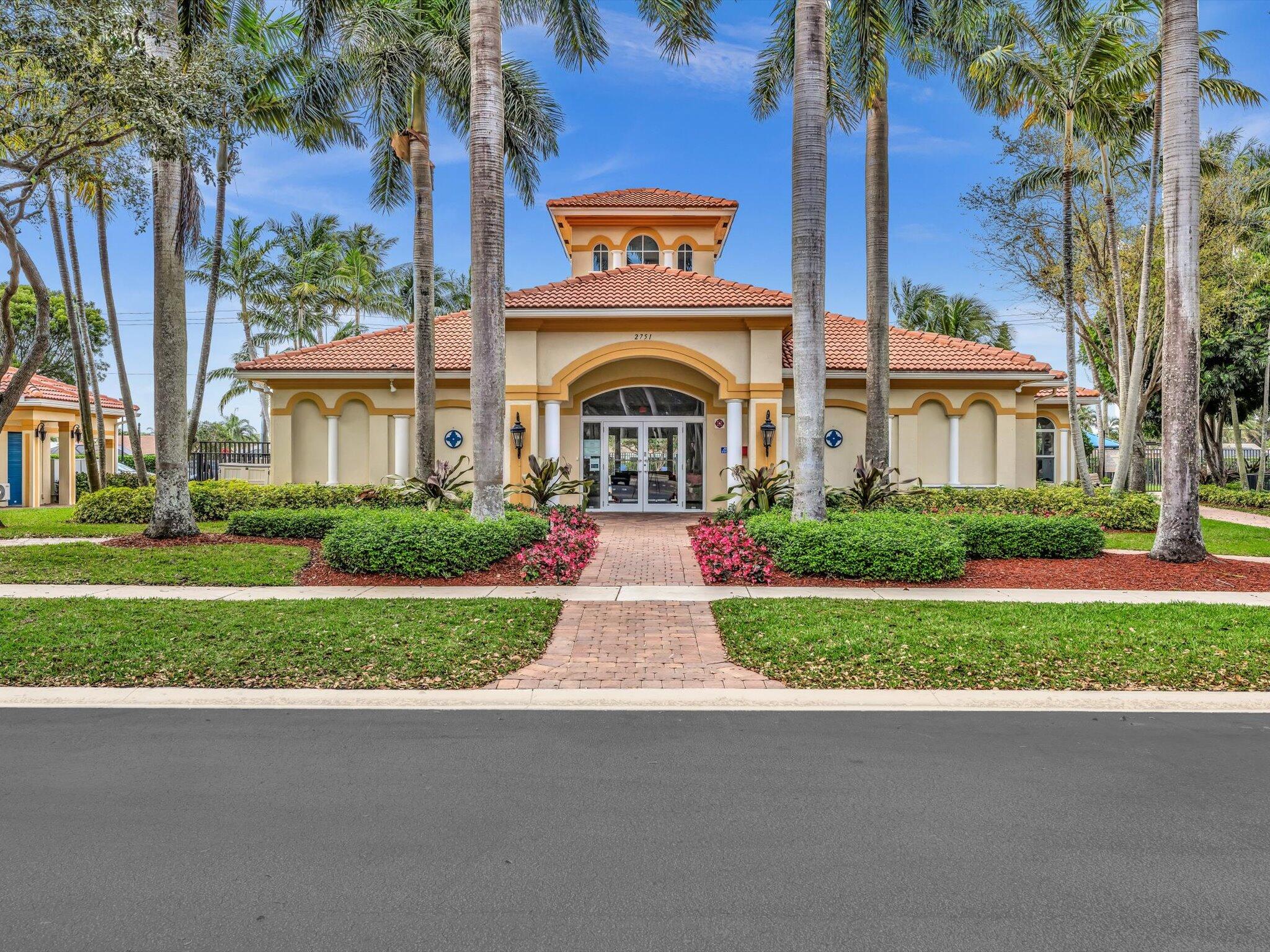 2921 S Greenleaf Circle
