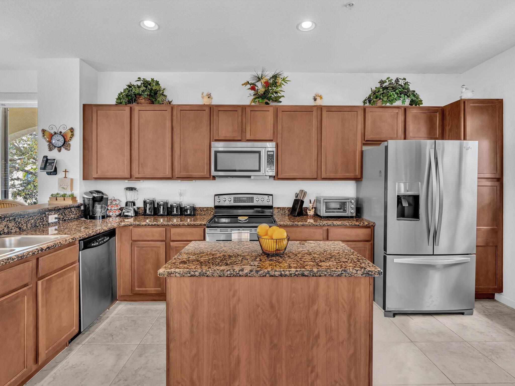 2921 S Greenleaf Circle