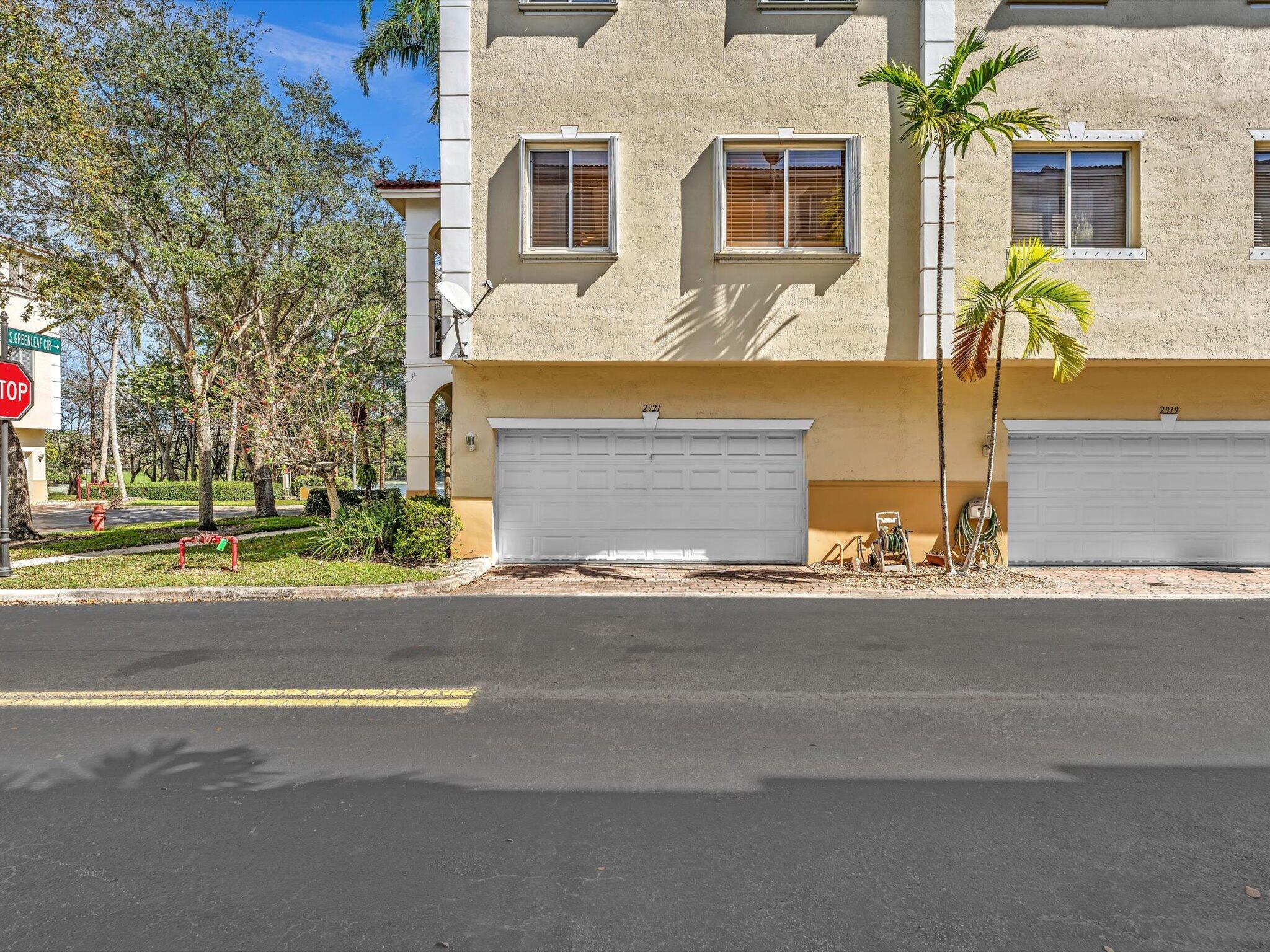 2921 S Greenleaf Circle