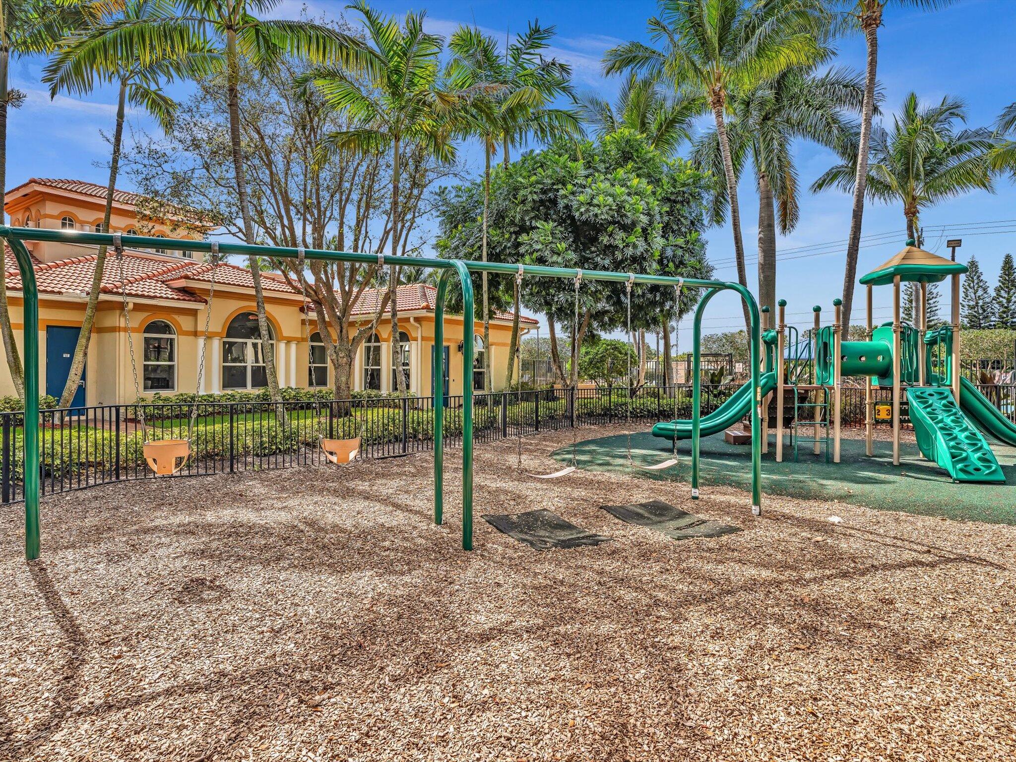 2921 S Greenleaf Circle