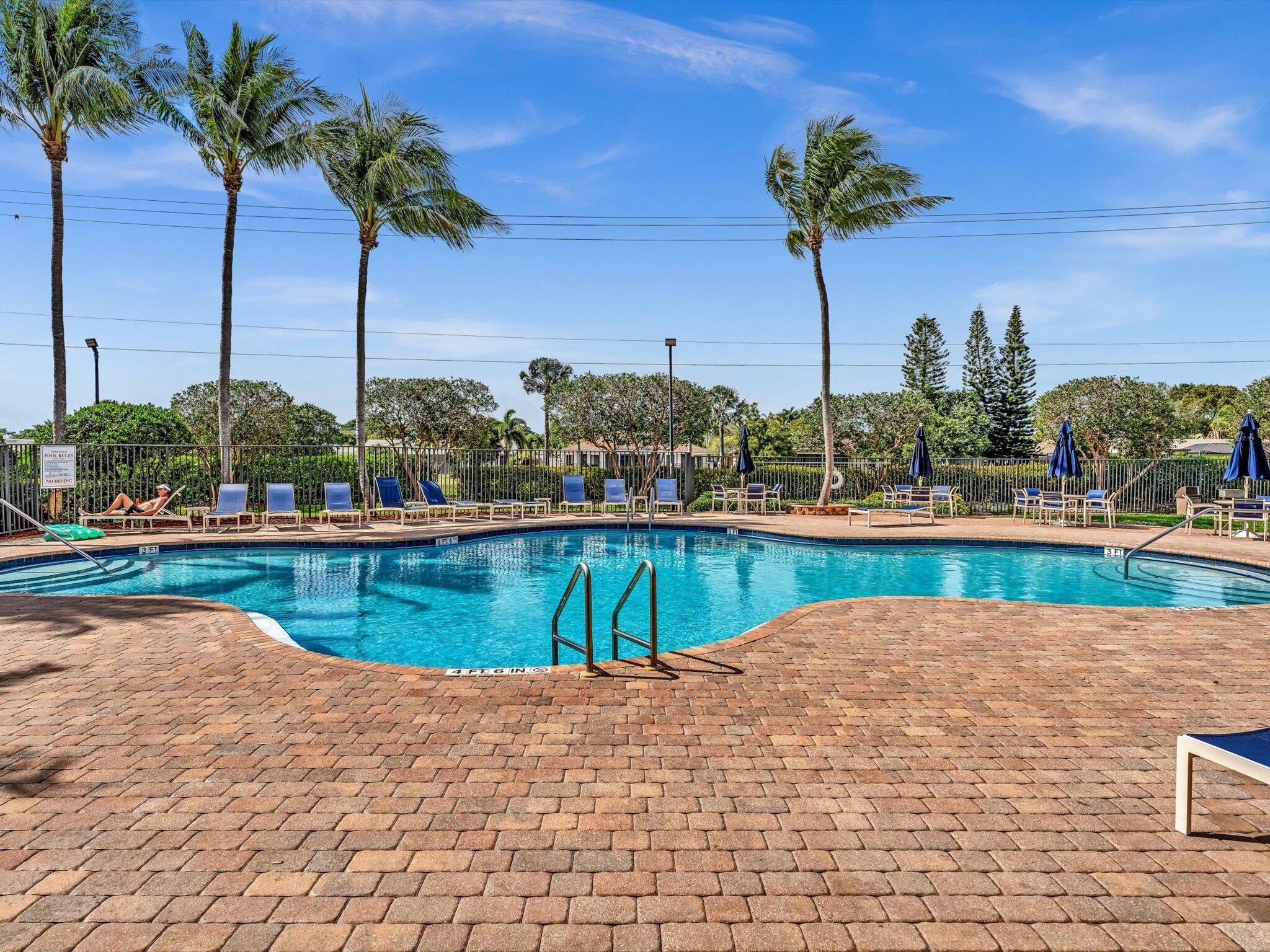 2921 S Greenleaf Circle