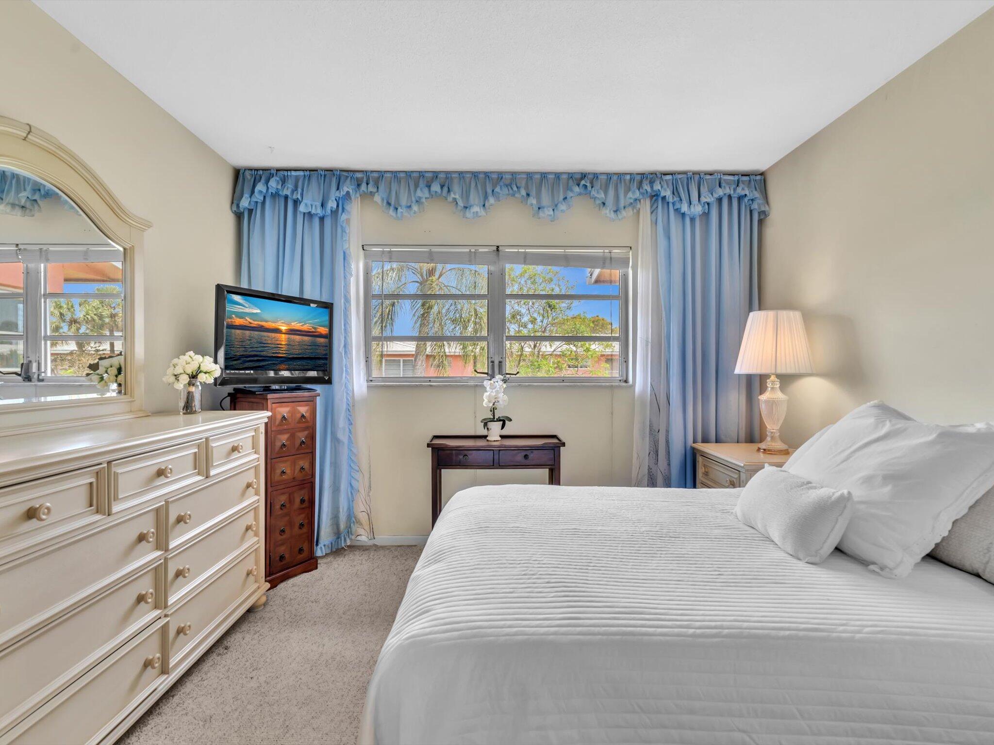 300 NE 20th Street 605