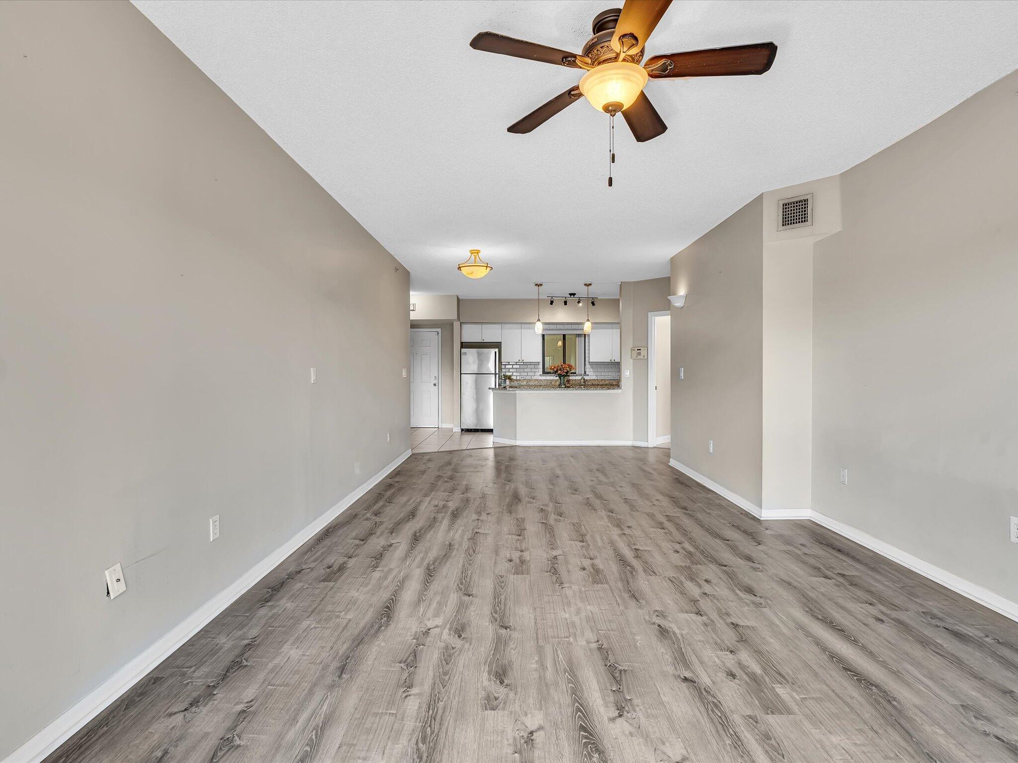2105 Lavers Circle 406