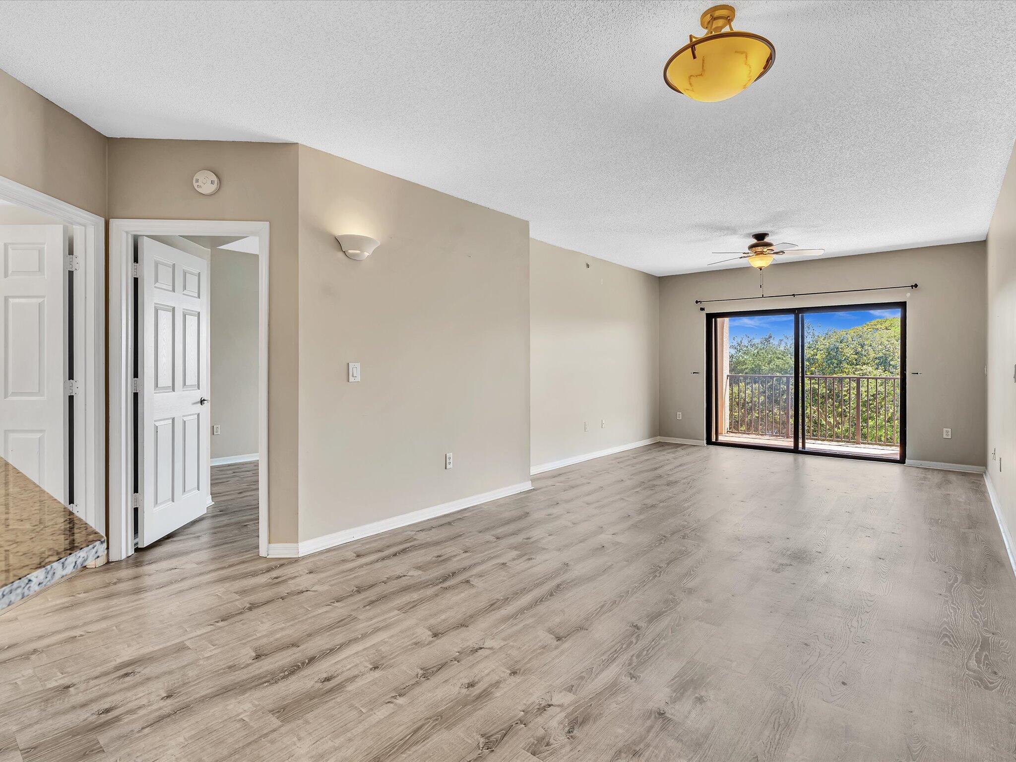 2105 Lavers Circle 406