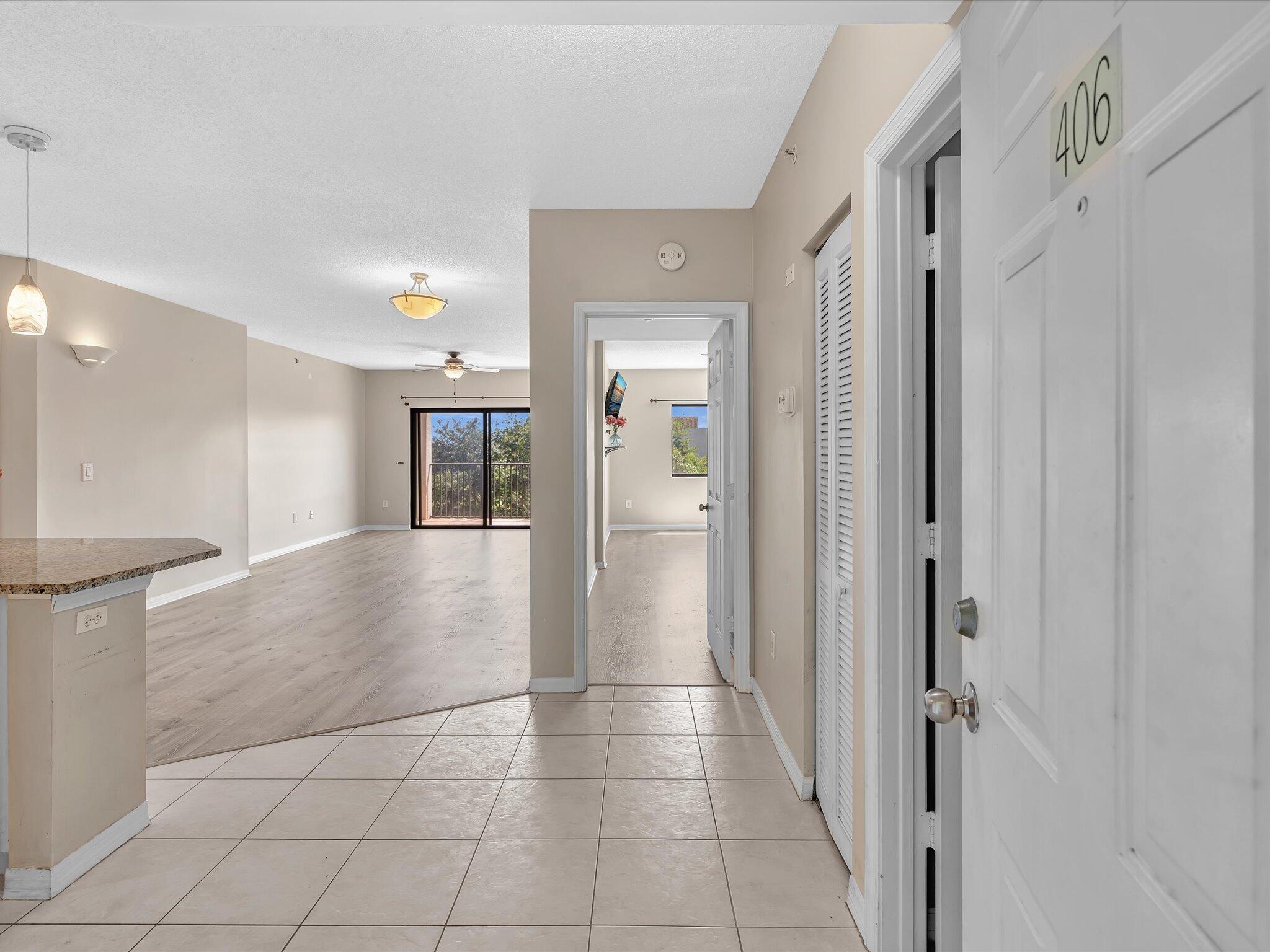 2105 Lavers Circle 406