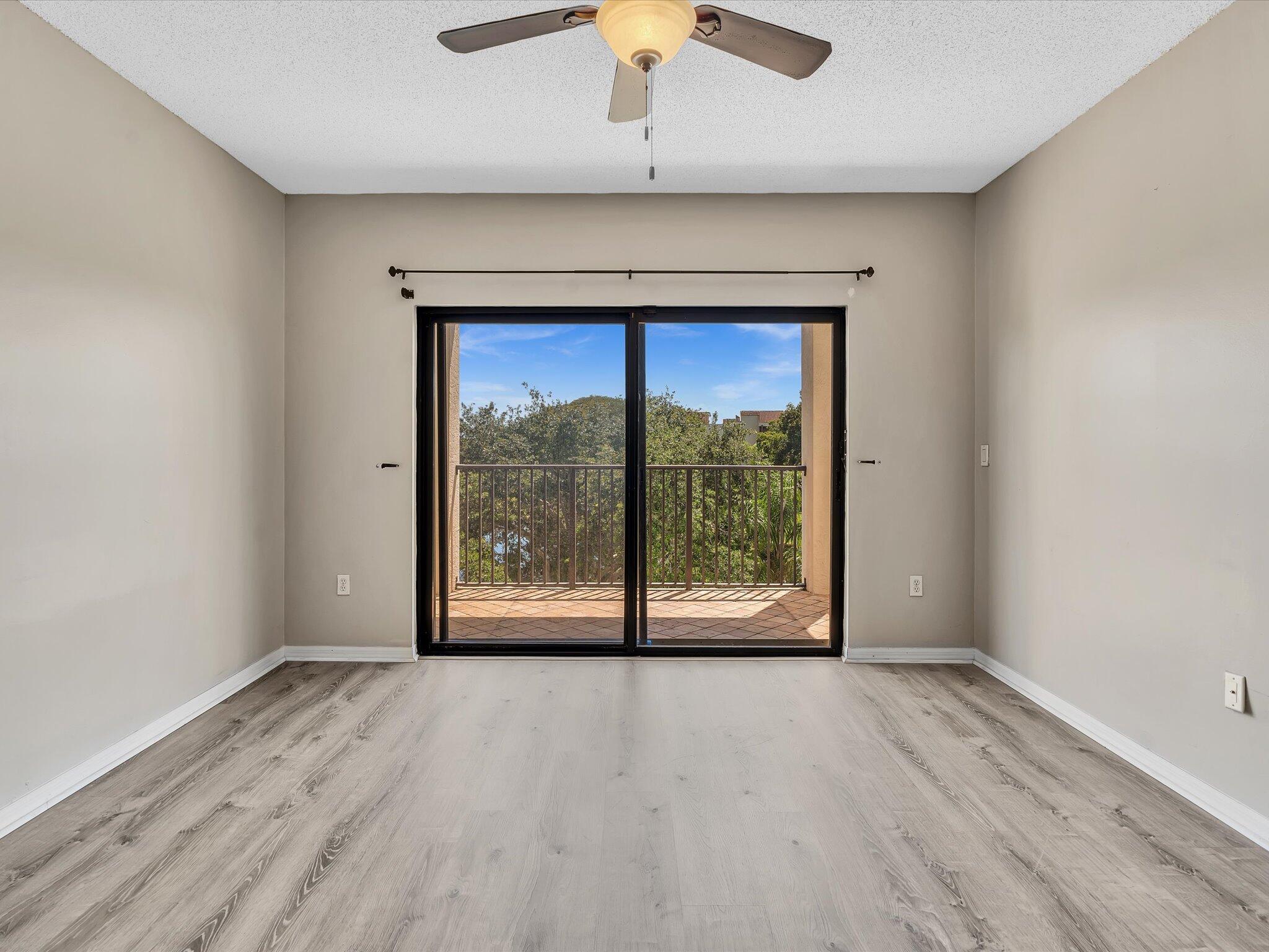 2105 Lavers Circle 406