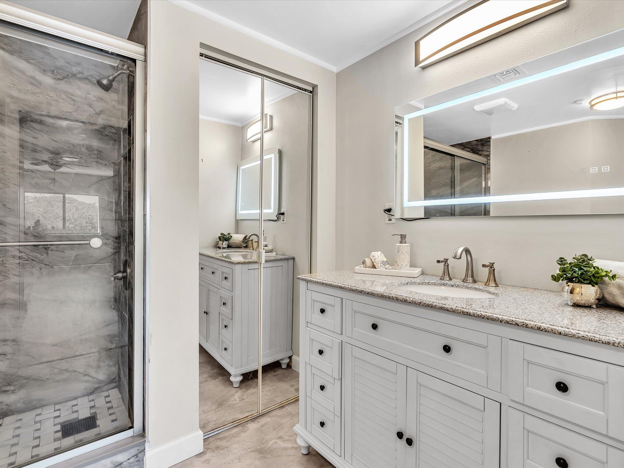 2105 Lavers Circle 406