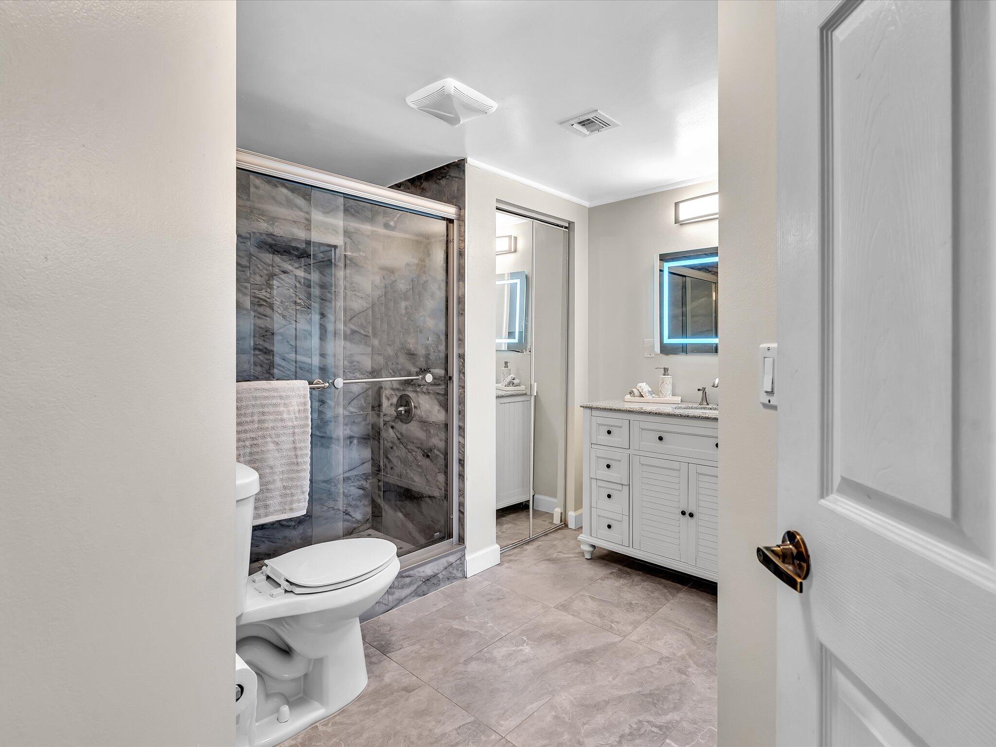 2105 Lavers Circle 406