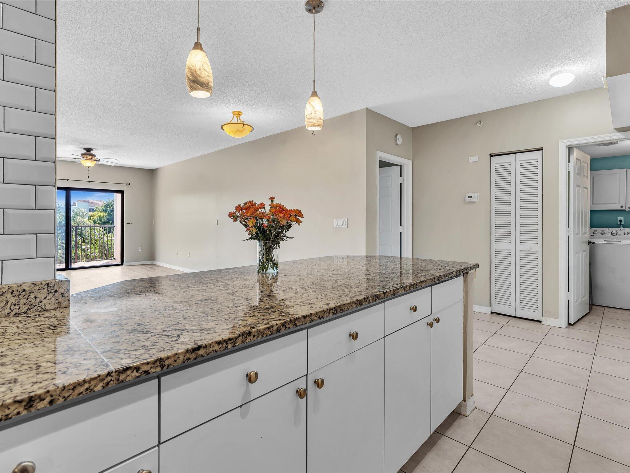 2105 Lavers Circle 406