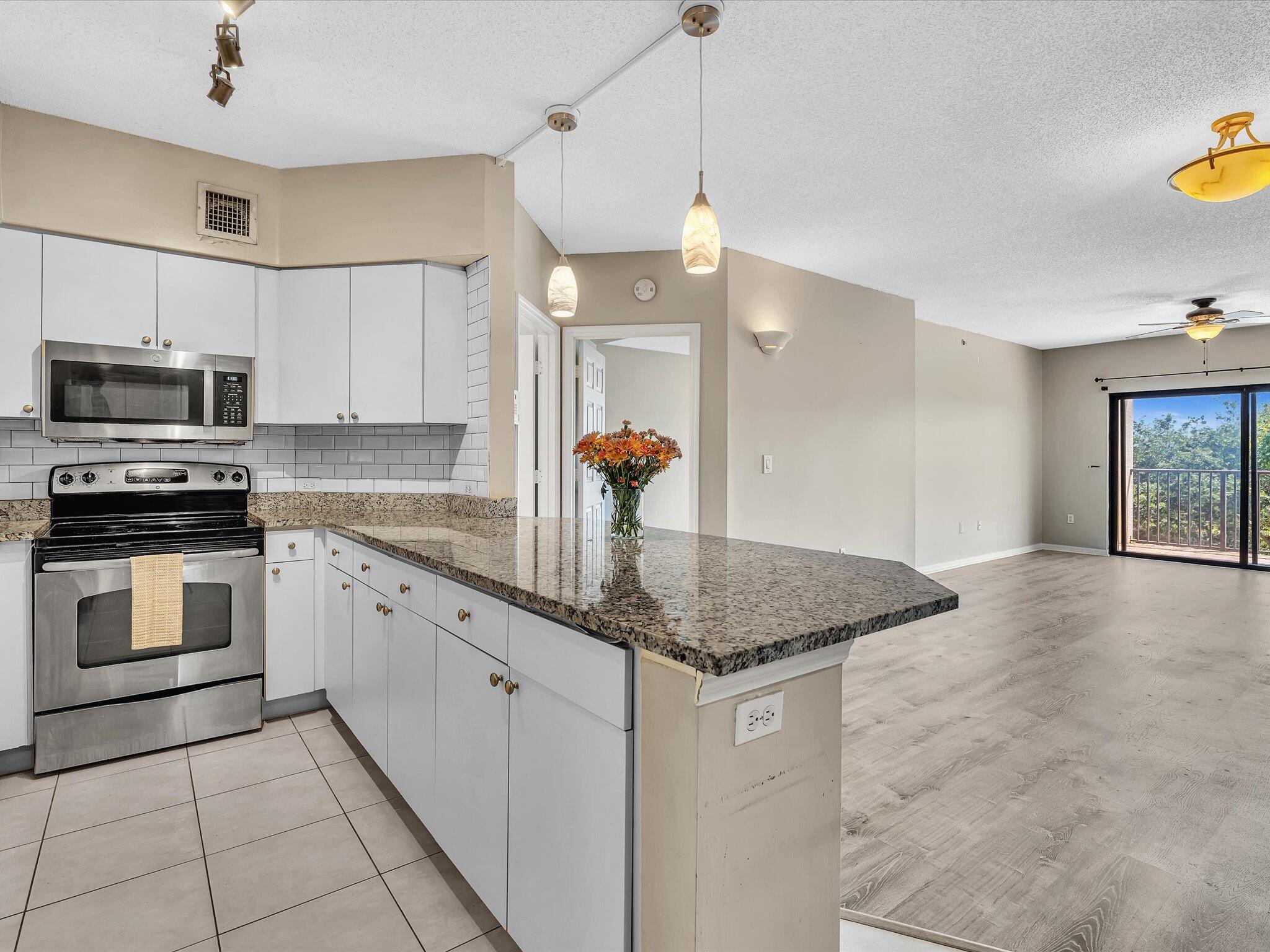 2105 Lavers Circle 406