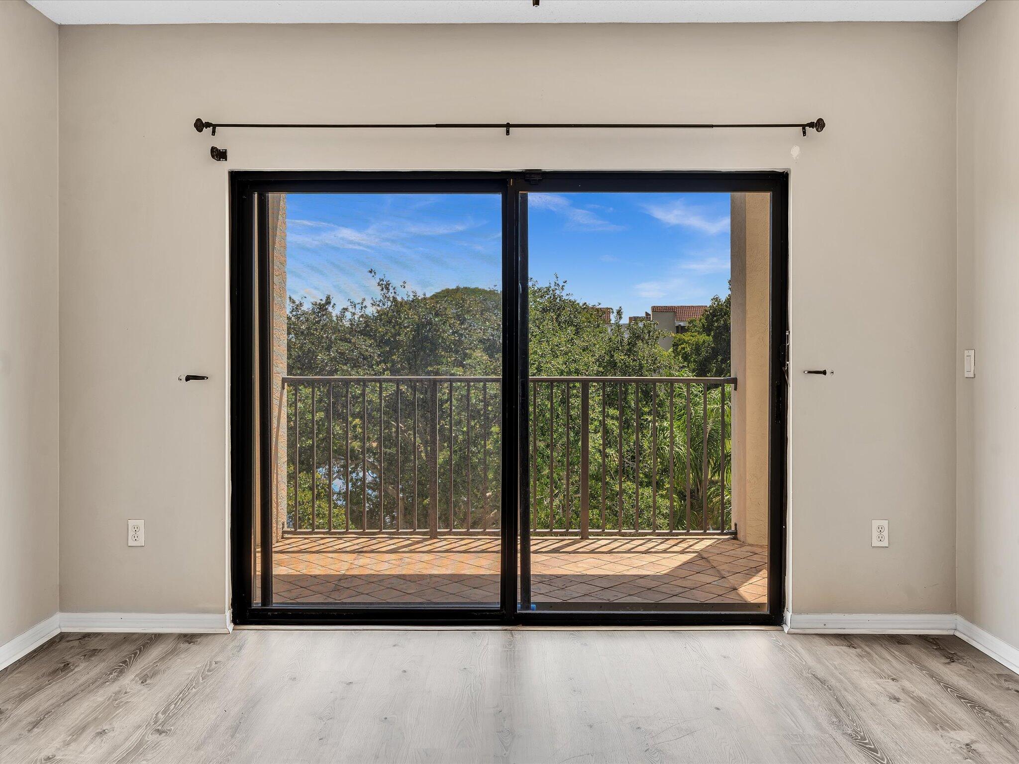 2105 Lavers Circle 406