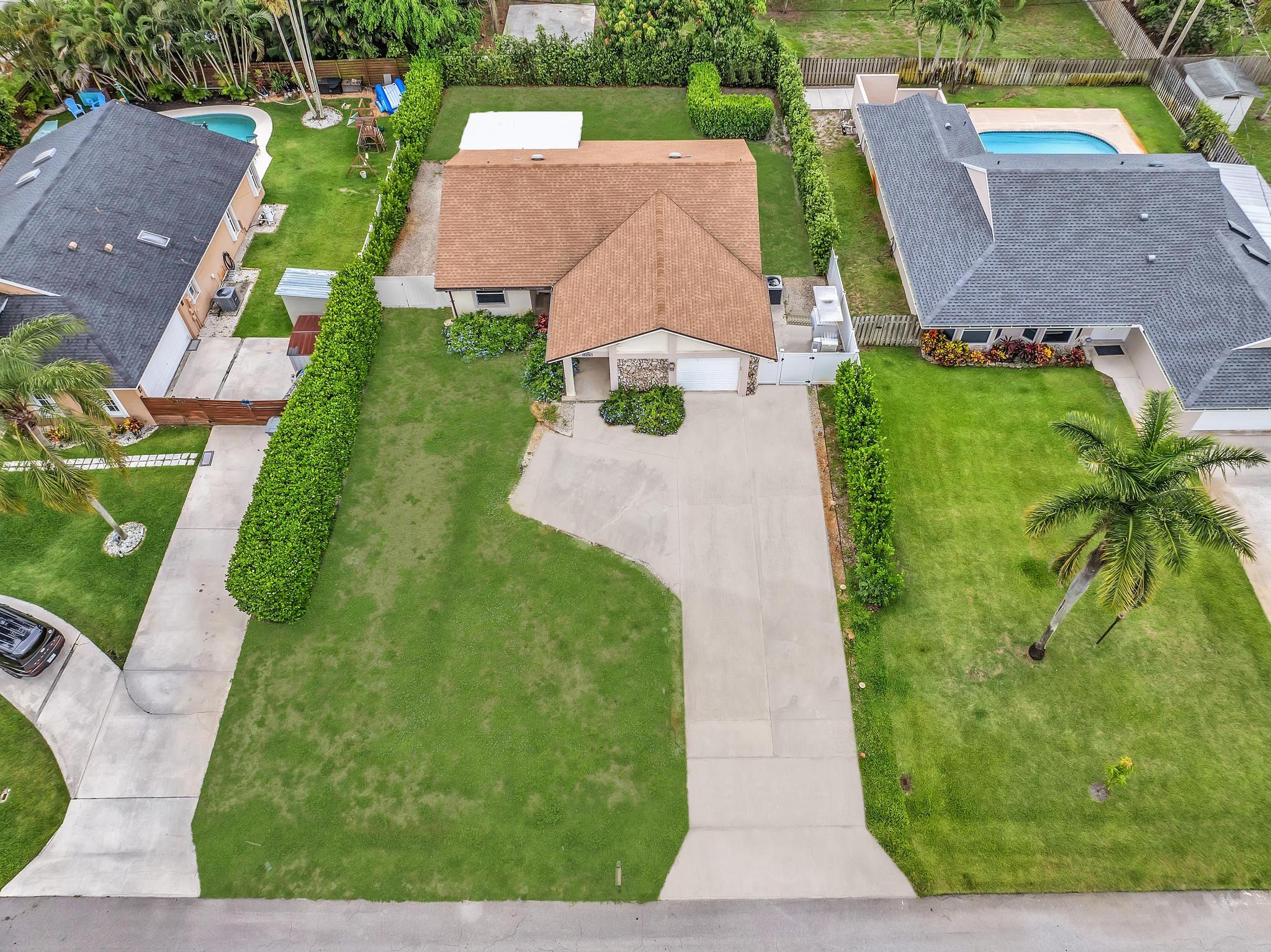 5276 Pine Tree Drive
