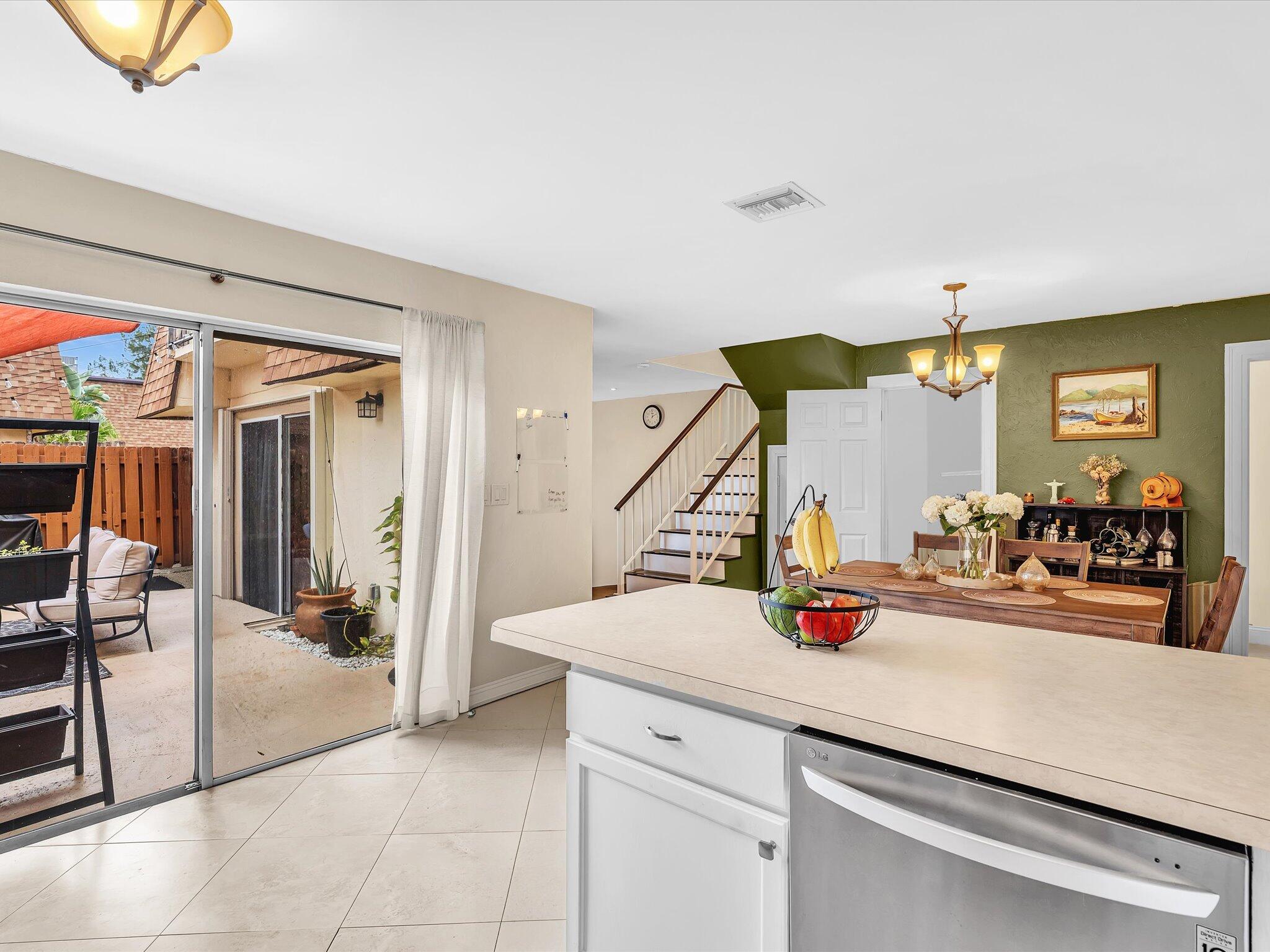 530 SE 28th Avenue 23a