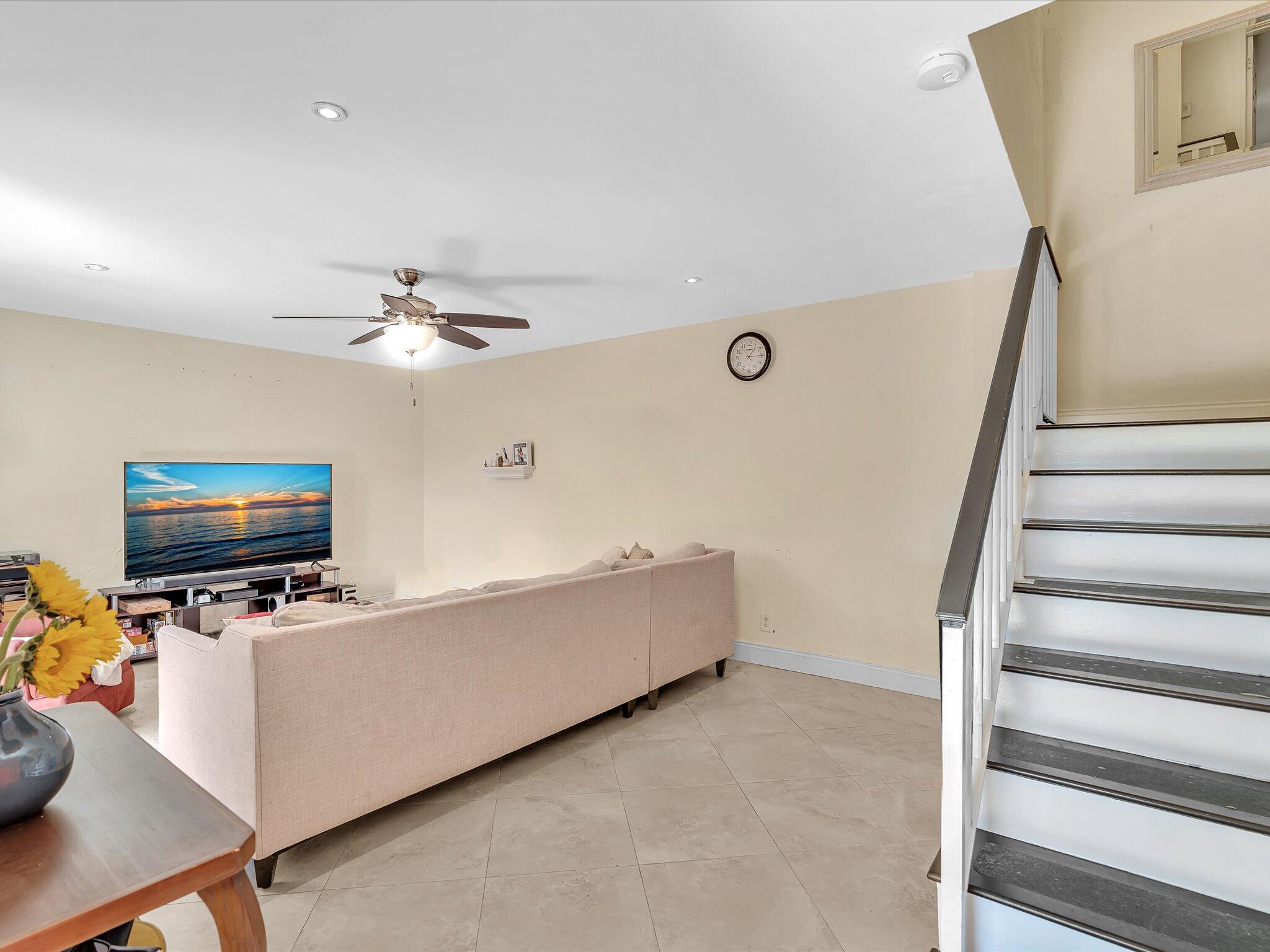 530 SE 28th Avenue 23a