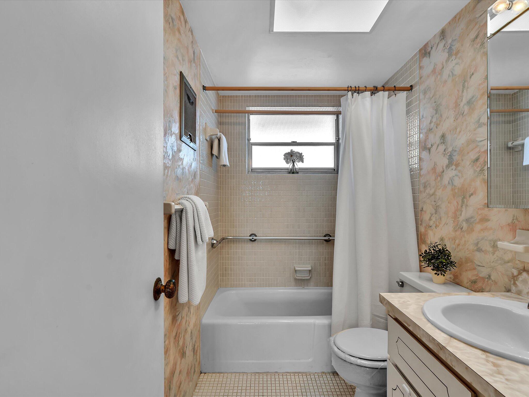 300 NE 20th Street 411