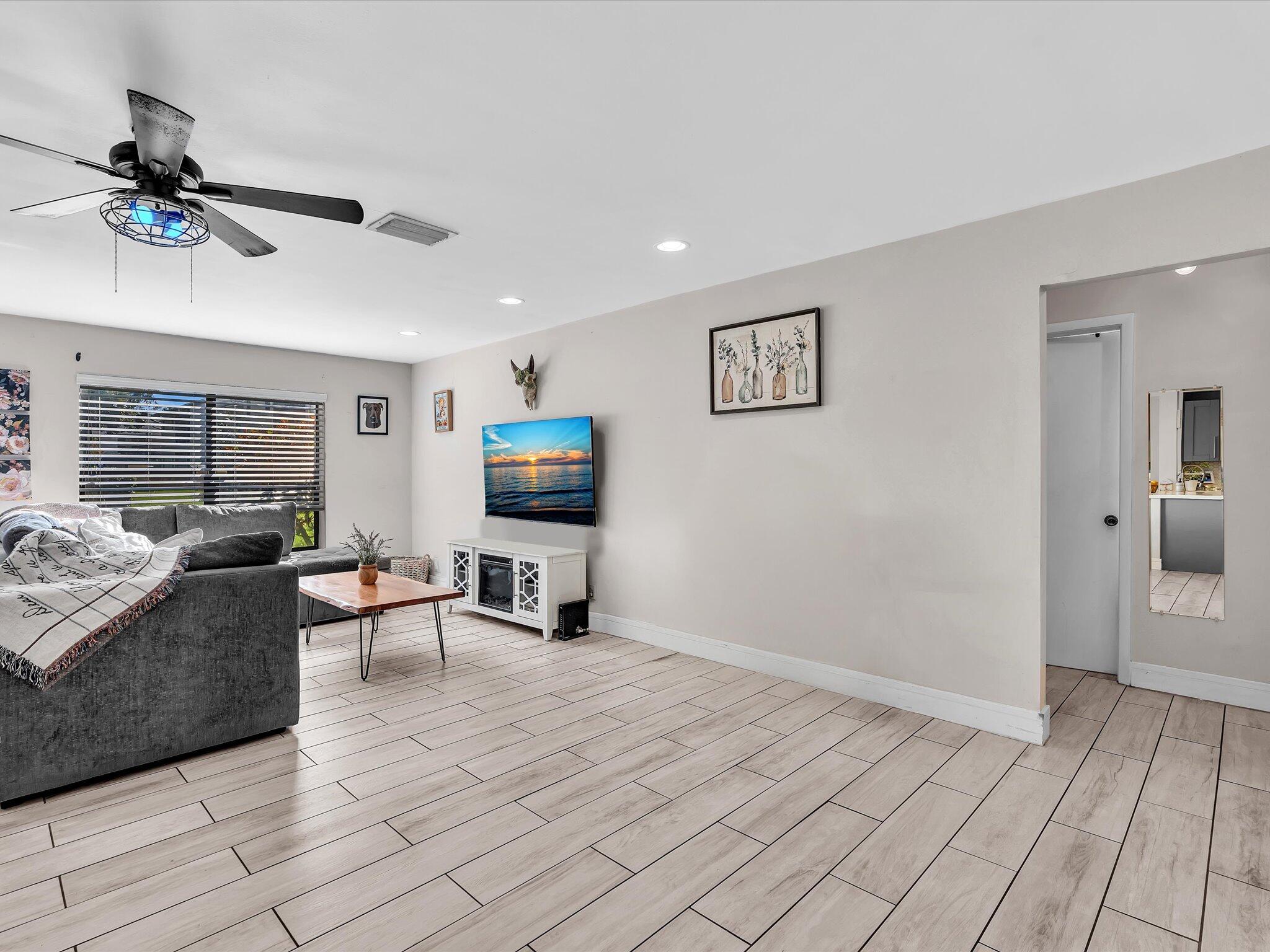 4441 NW 22nd Road 414