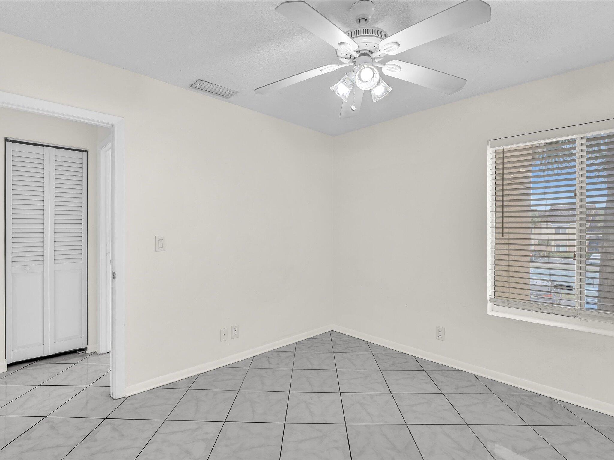 815 W Boynton Beach Boulevard Unit: 16-205