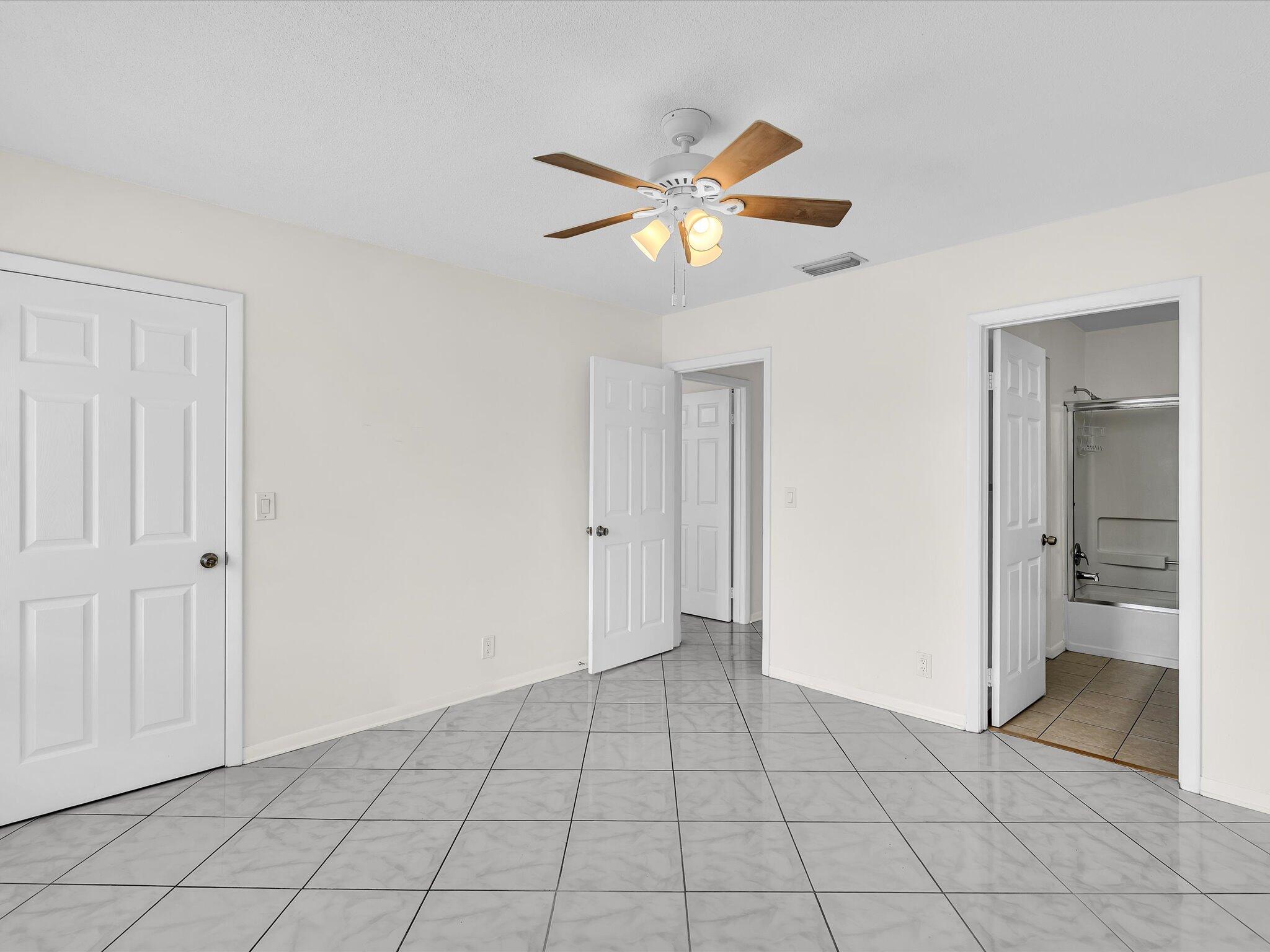 815 W Boynton Beach Boulevard Unit: 16-205
