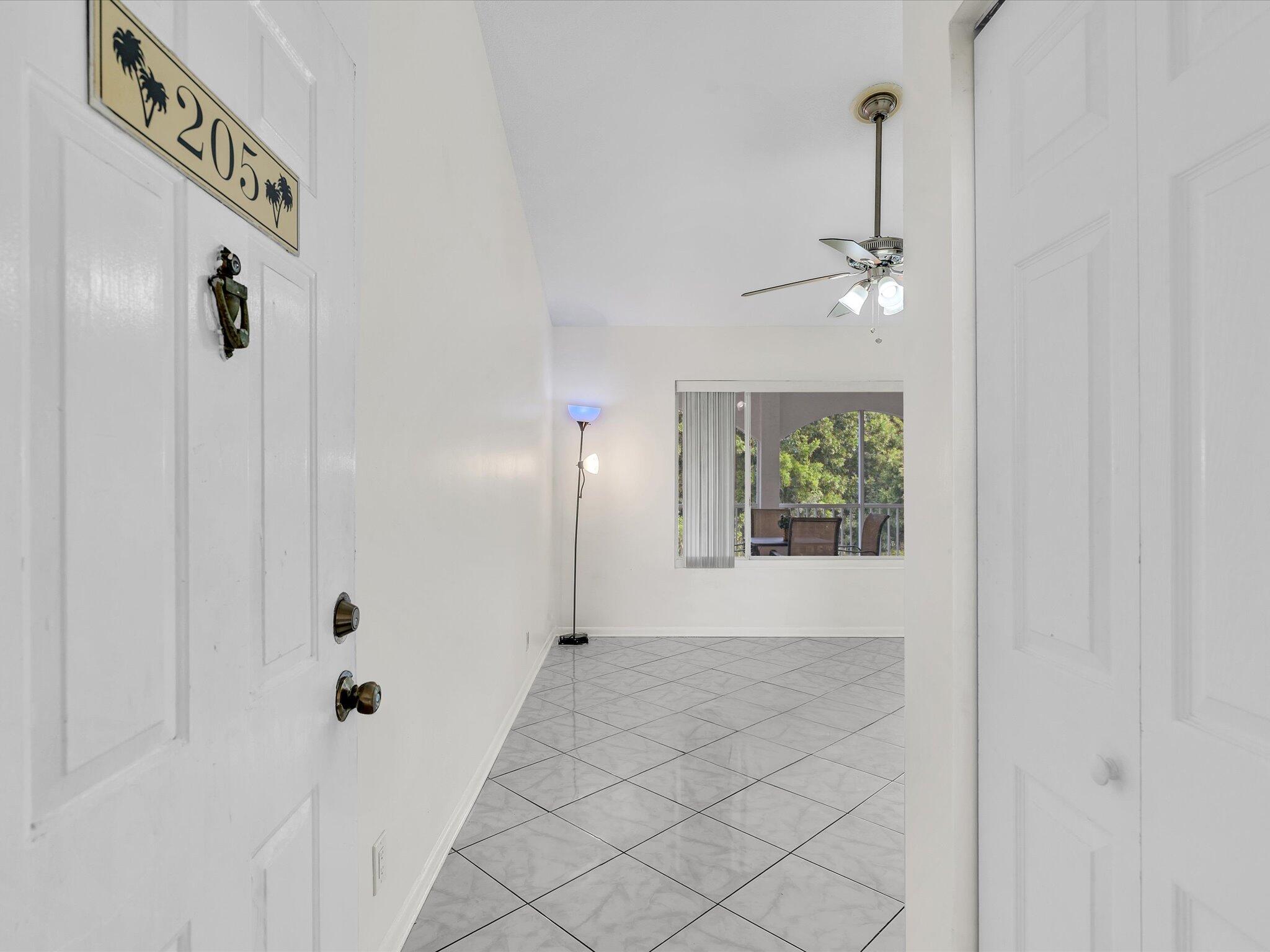 815 W Boynton Beach Boulevard Unit: 16-205