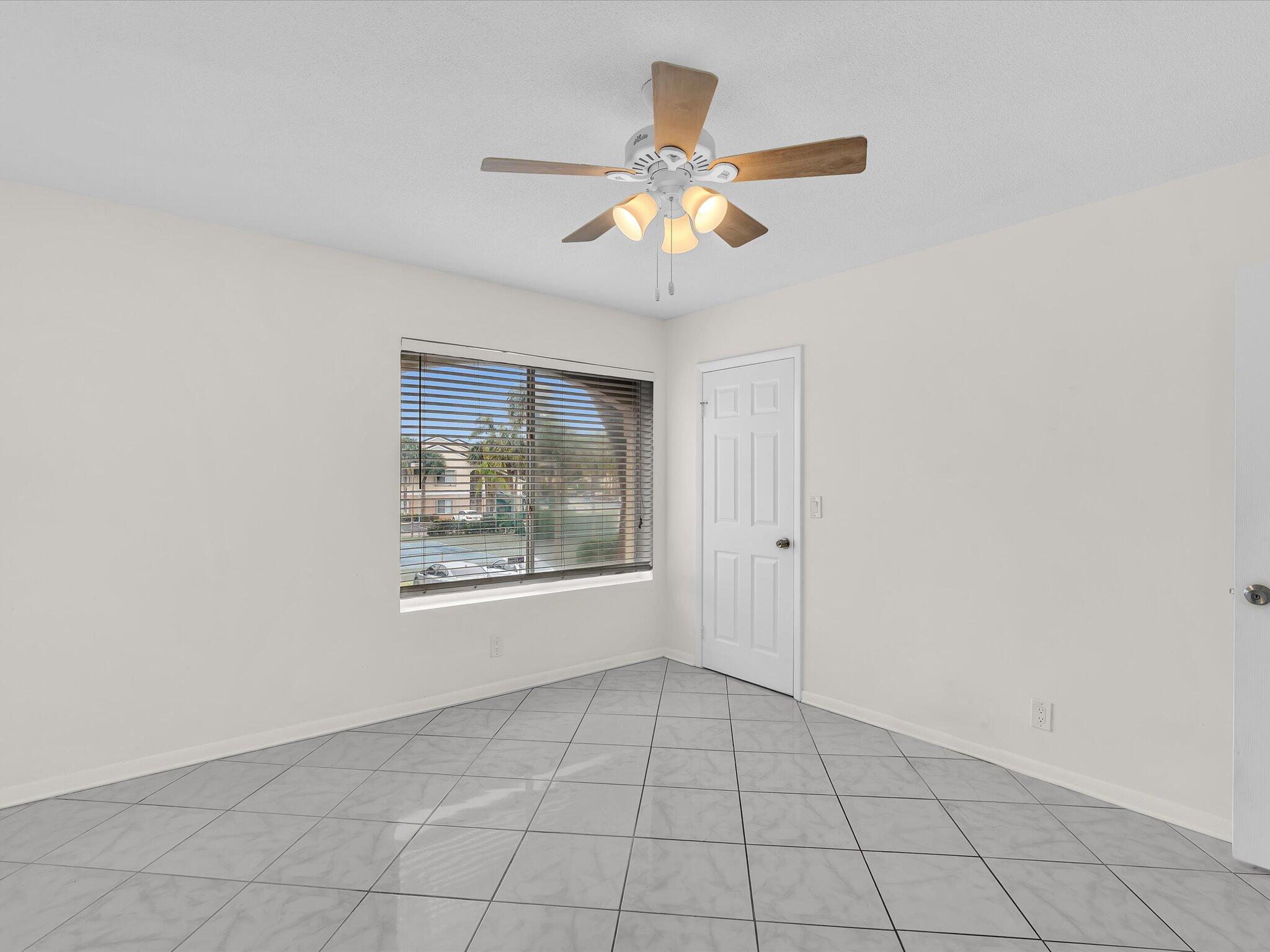 815 W Boynton Beach Boulevard Unit: 16-205