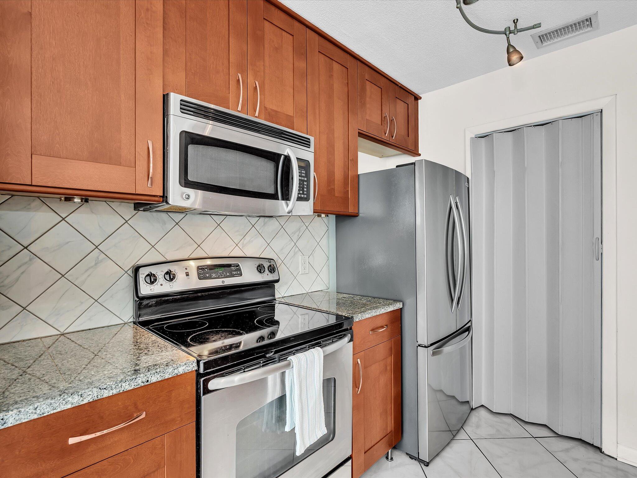 815 W Boynton Beach Boulevard Unit: 16-205