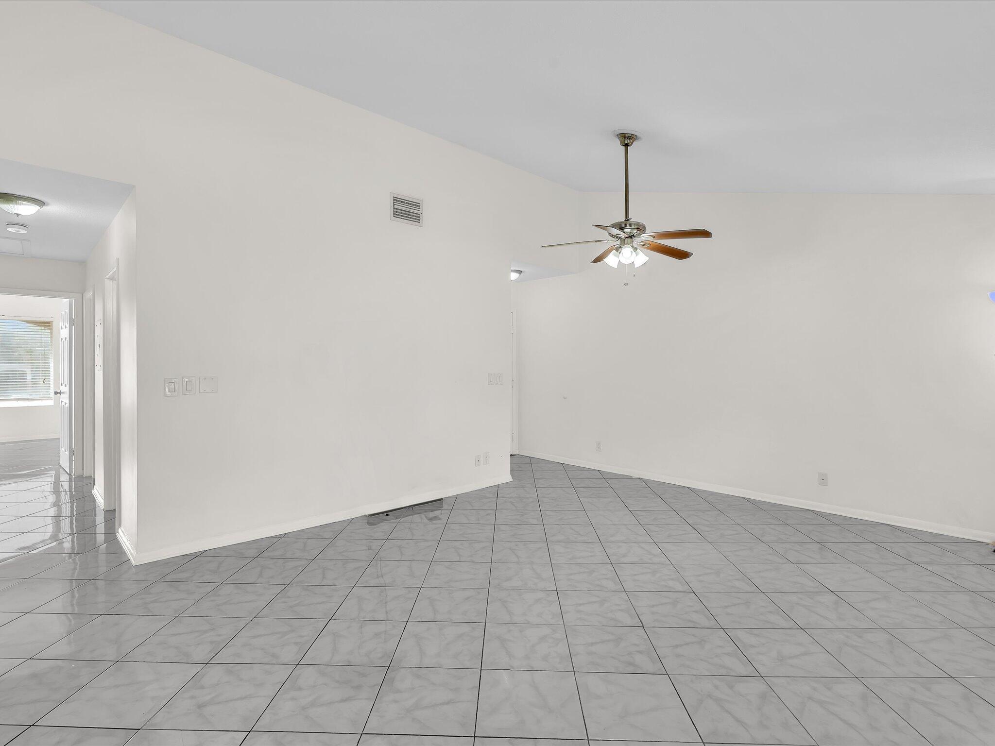 815 W Boynton Beach Boulevard Unit: 16-205