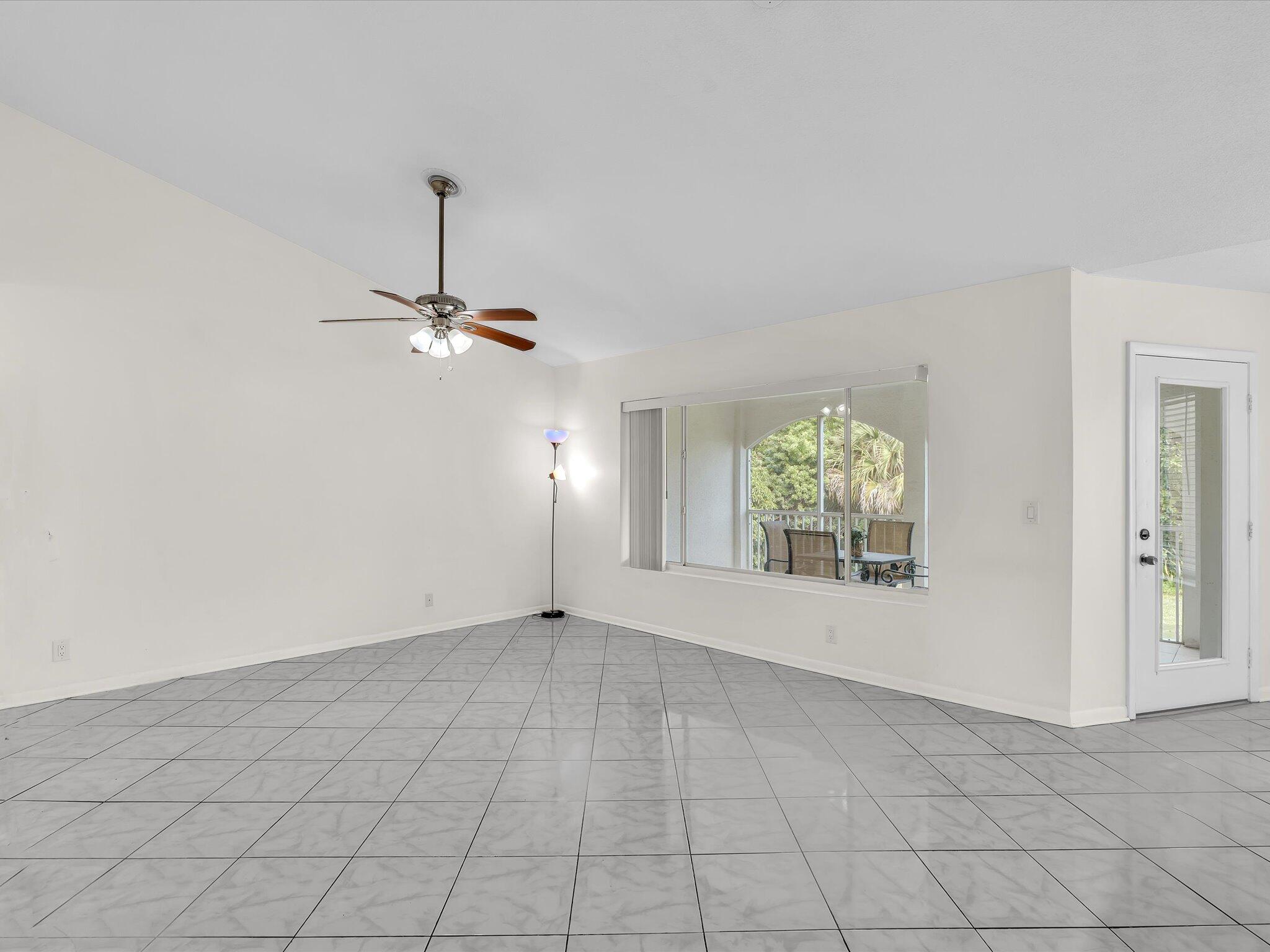815 W Boynton Beach Boulevard Unit: 16-205