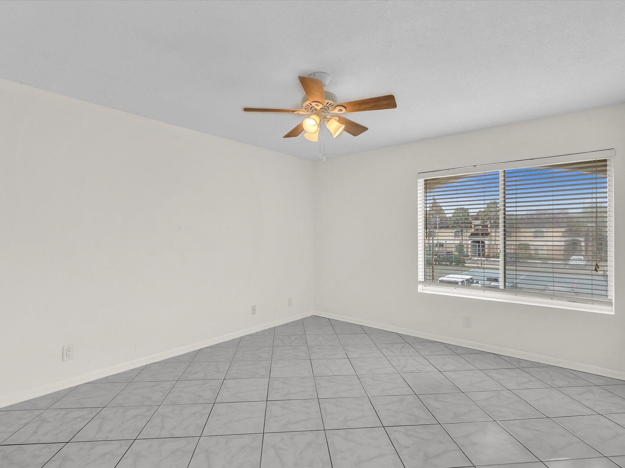 815 W Boynton Beach Boulevard Unit: 16-205