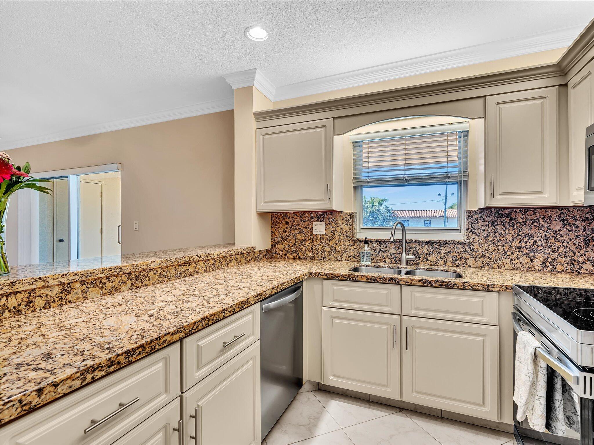333 SE 20th Avenue 204