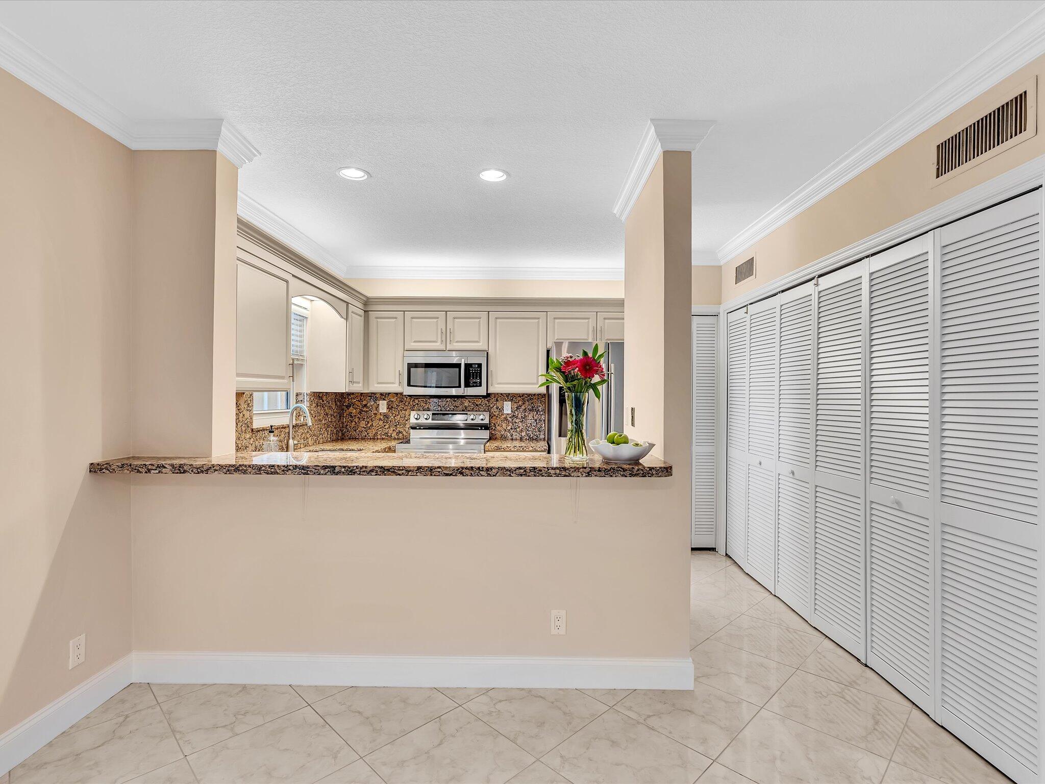 333 SE 20th Avenue 204