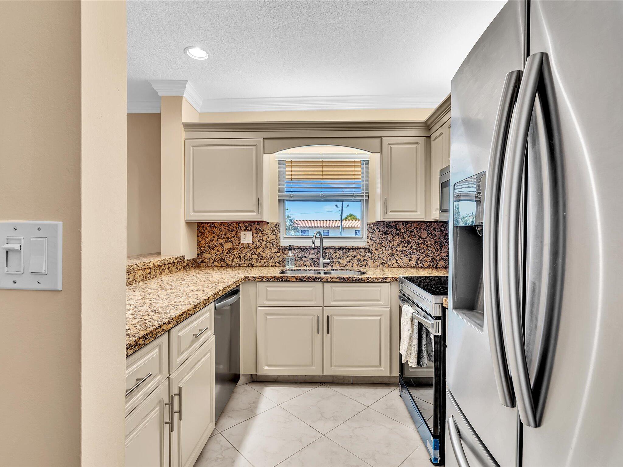 333 SE 20th Avenue 204