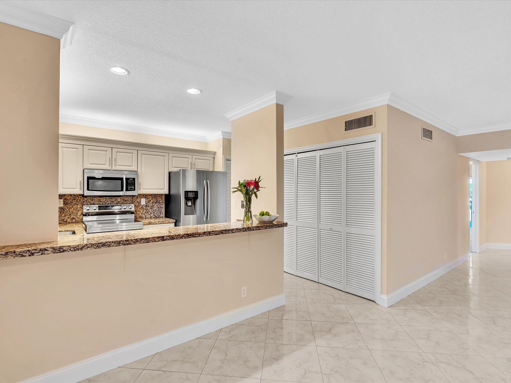 333 SE 20th Avenue 204