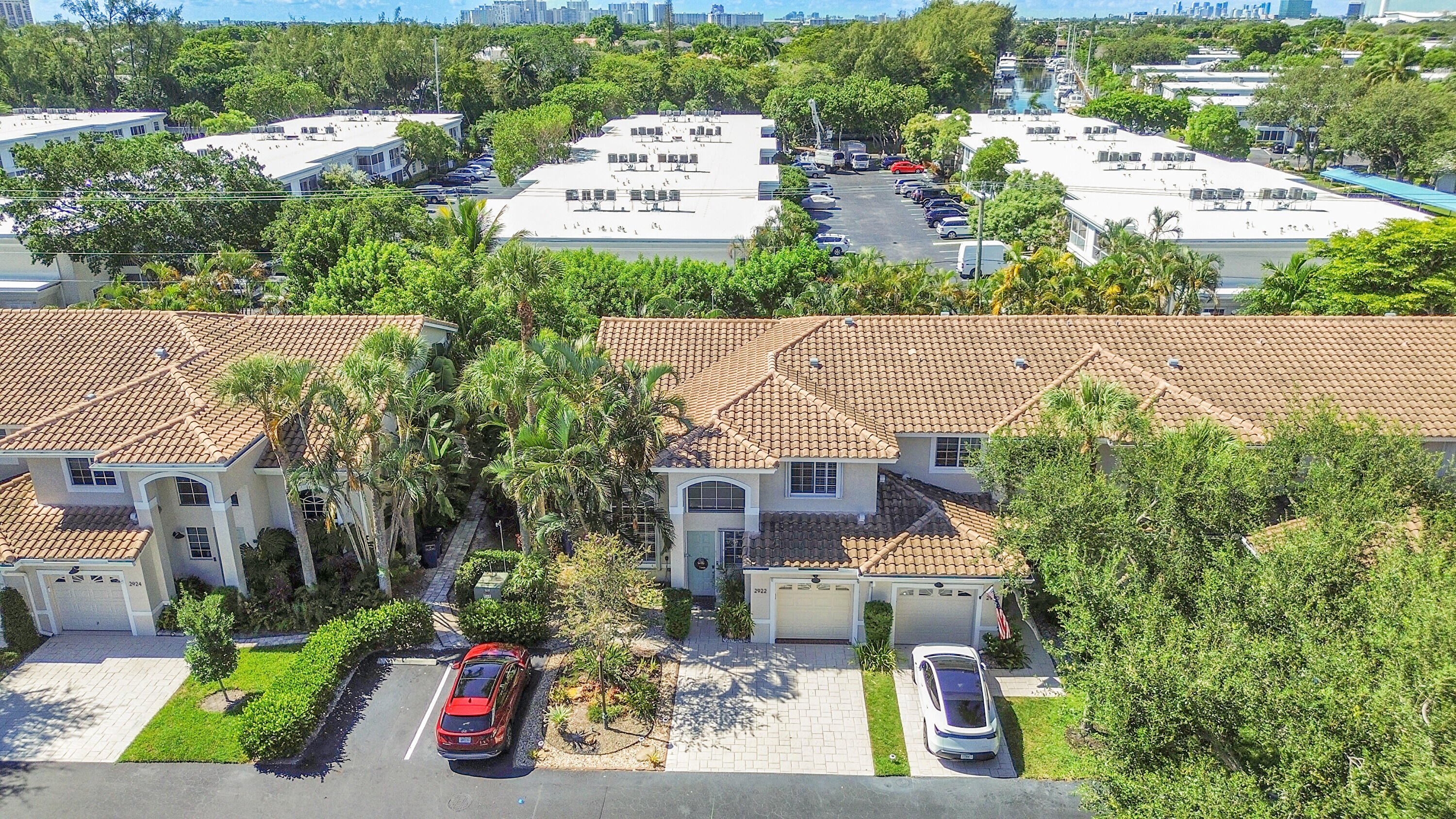 2922 Port Royale Lane S