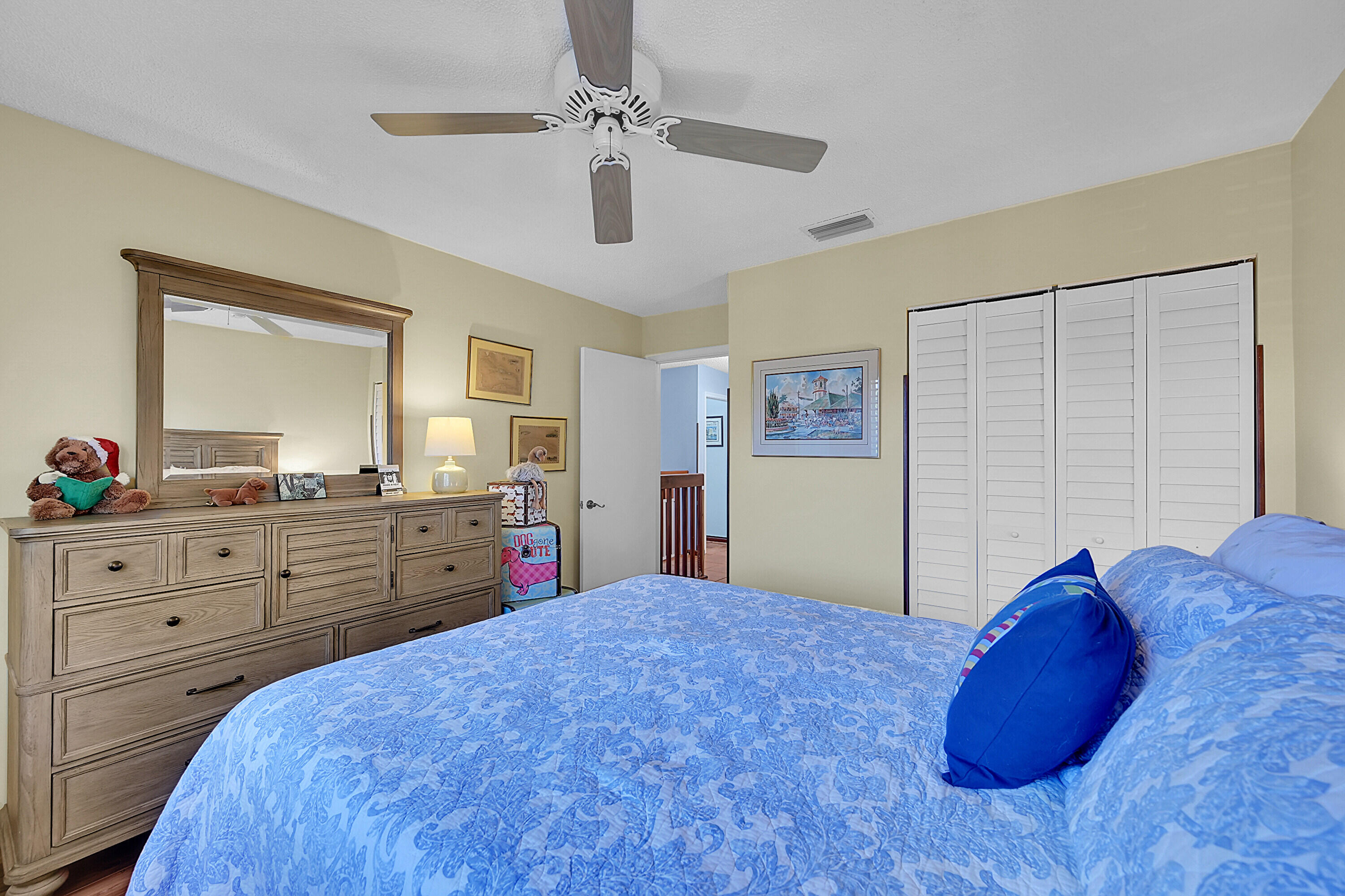 2922 Port Royale Lane S