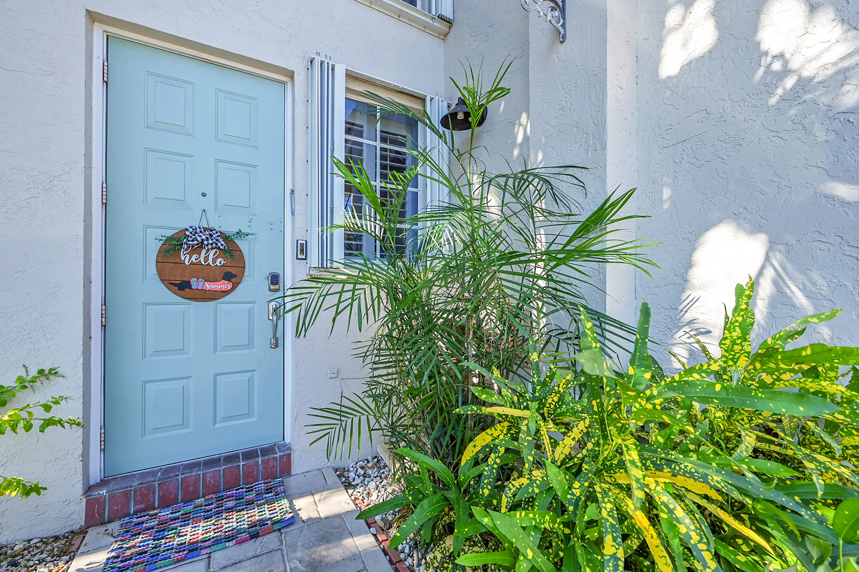 2922 Port Royale Lane S