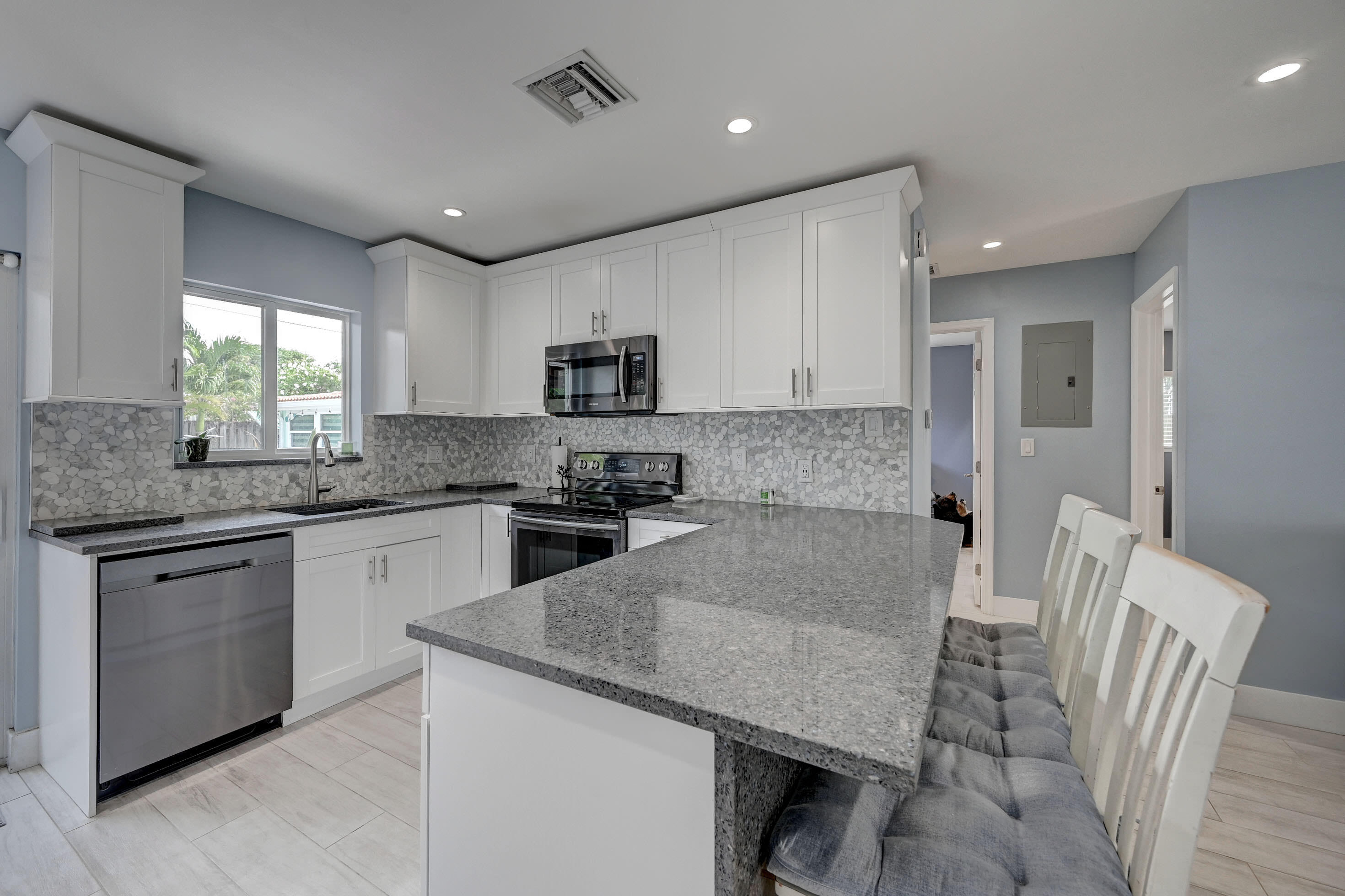 351 NE 41st Street