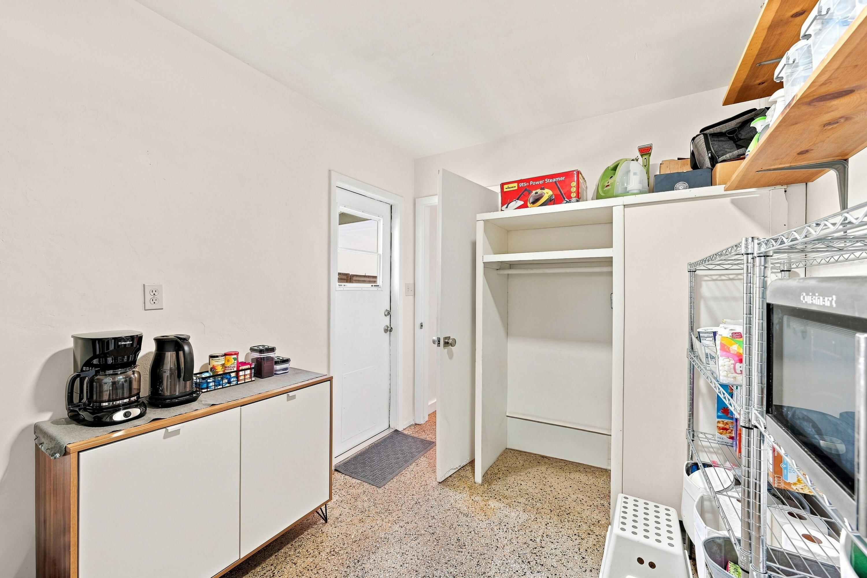 496 NW 47TH Court