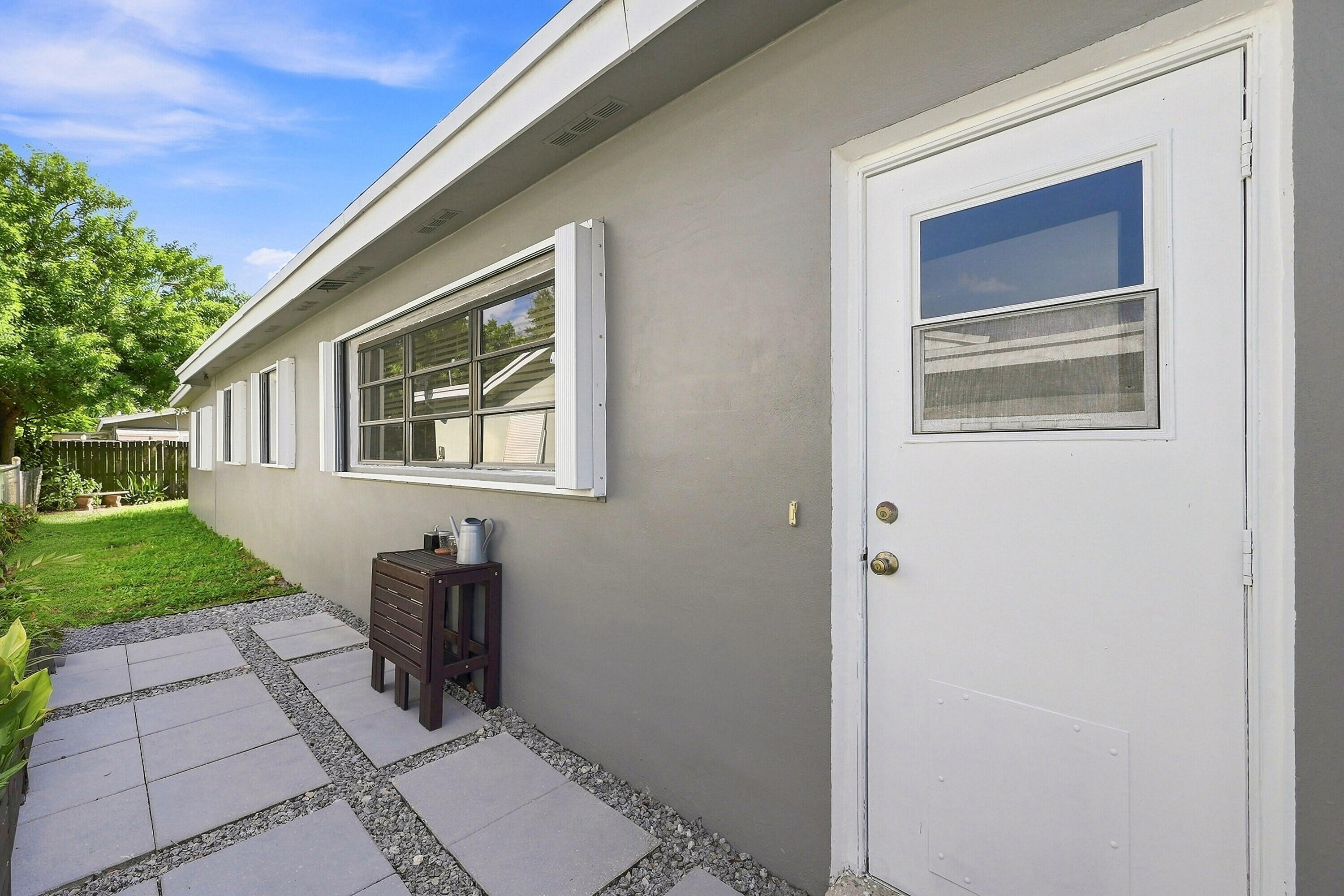 496 NW 47TH Court