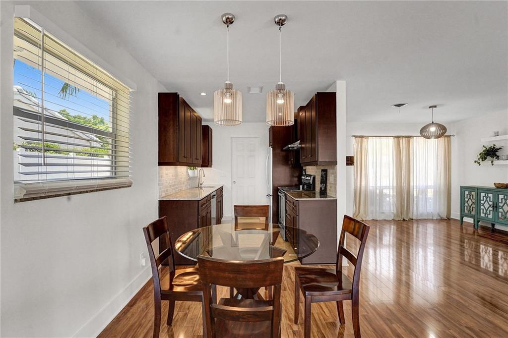 2136 NE 56th Pl