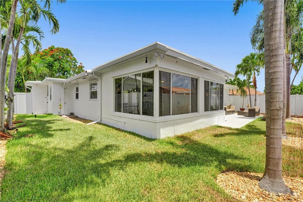 2136 NE 56th Pl