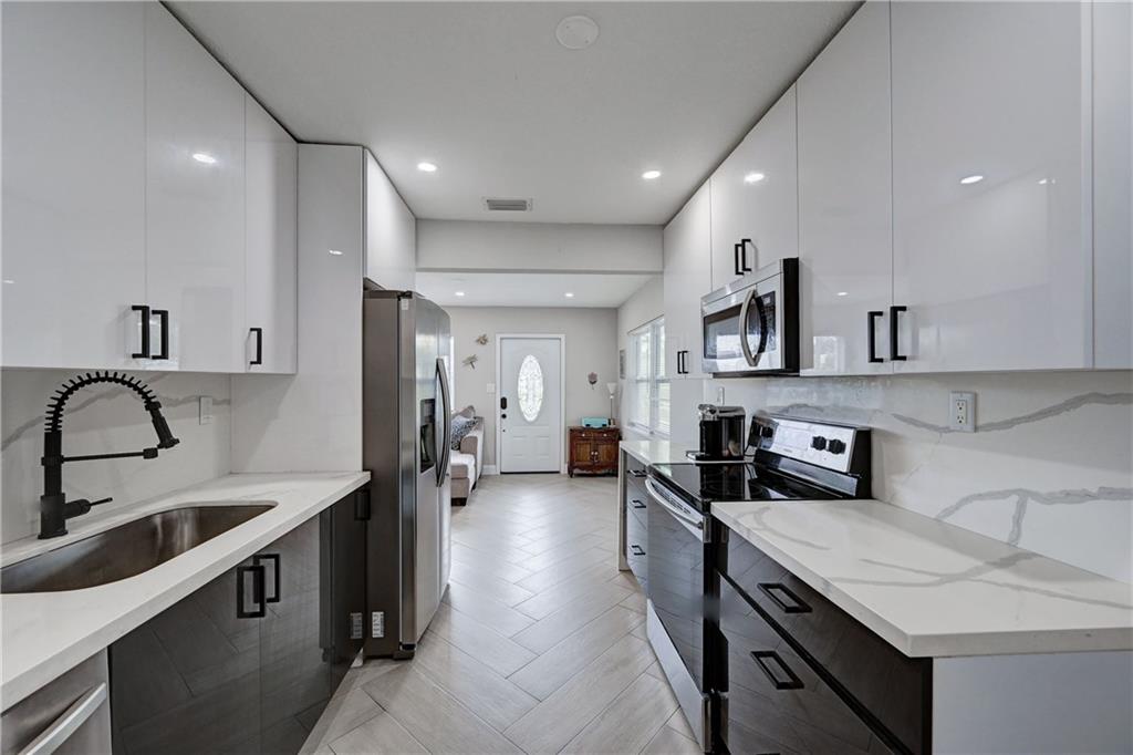 101 NE 47th CT