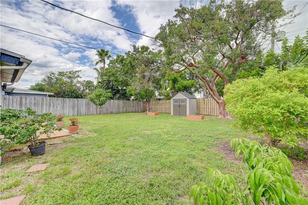 101 NE 47th CT