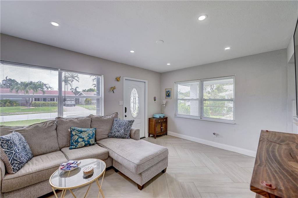101 NE 47th CT